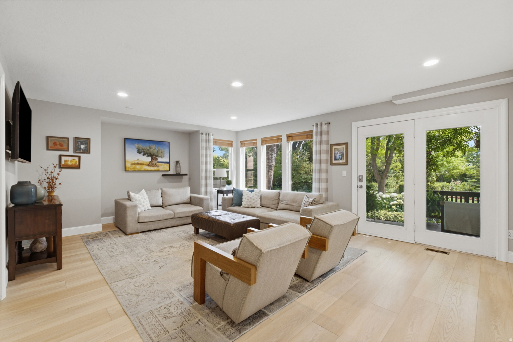main property photo 74