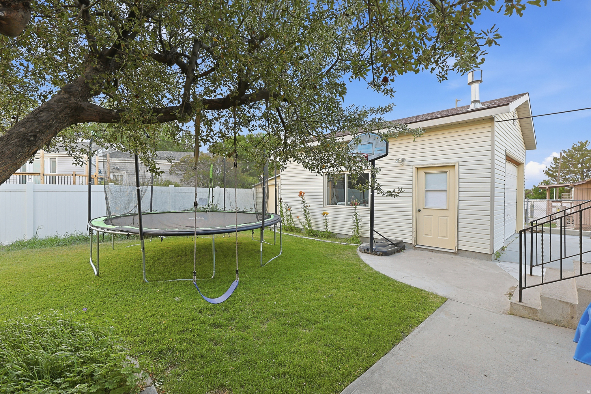 main property photo 39