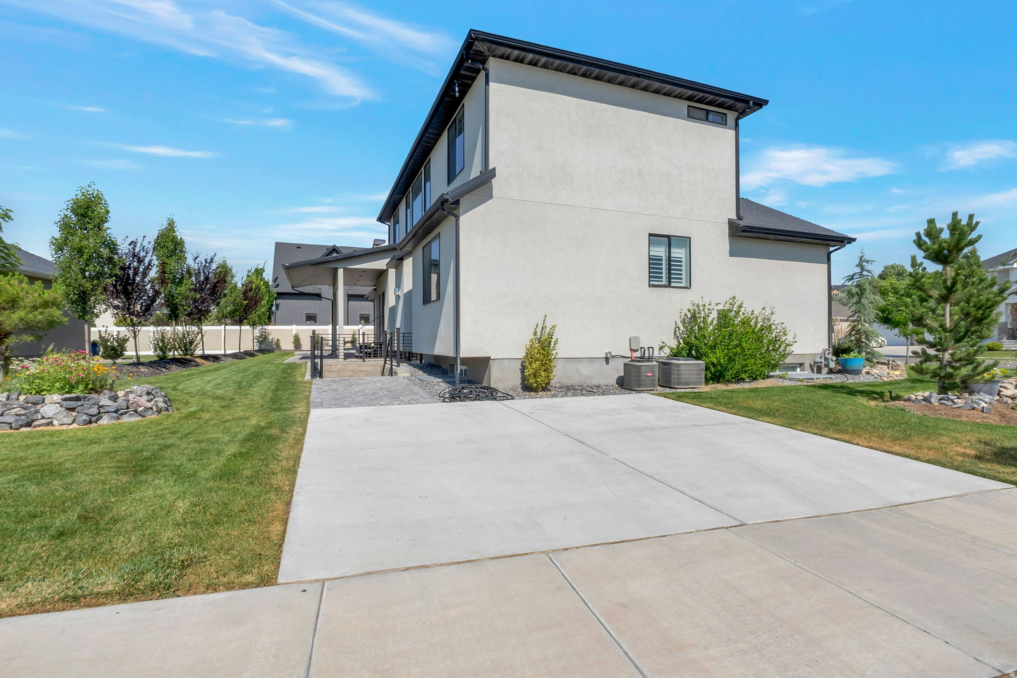main property photo 45