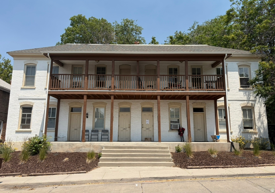main property photo 0