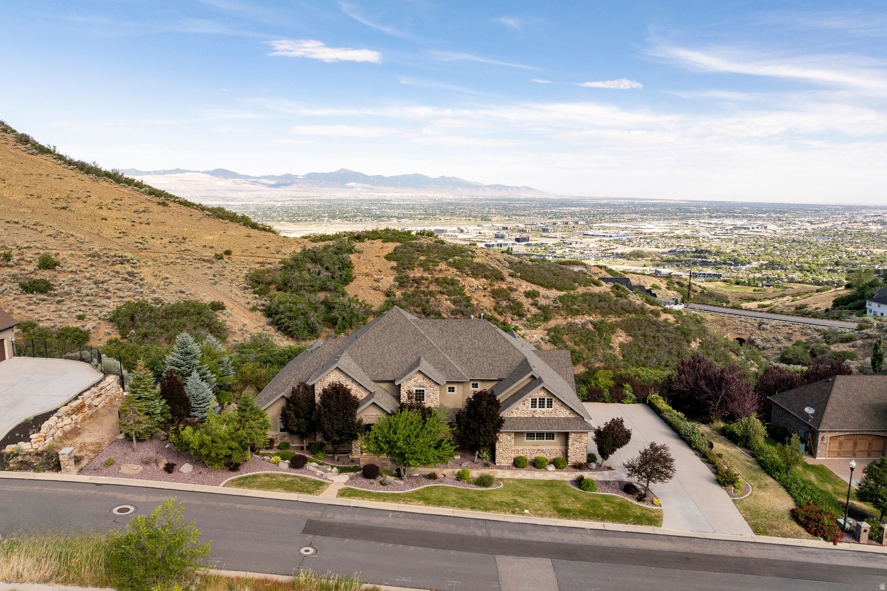 main property photo 0