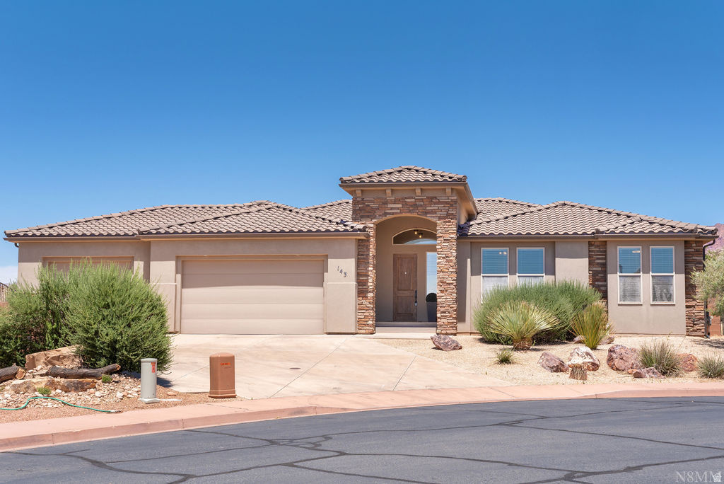 main property photo 0