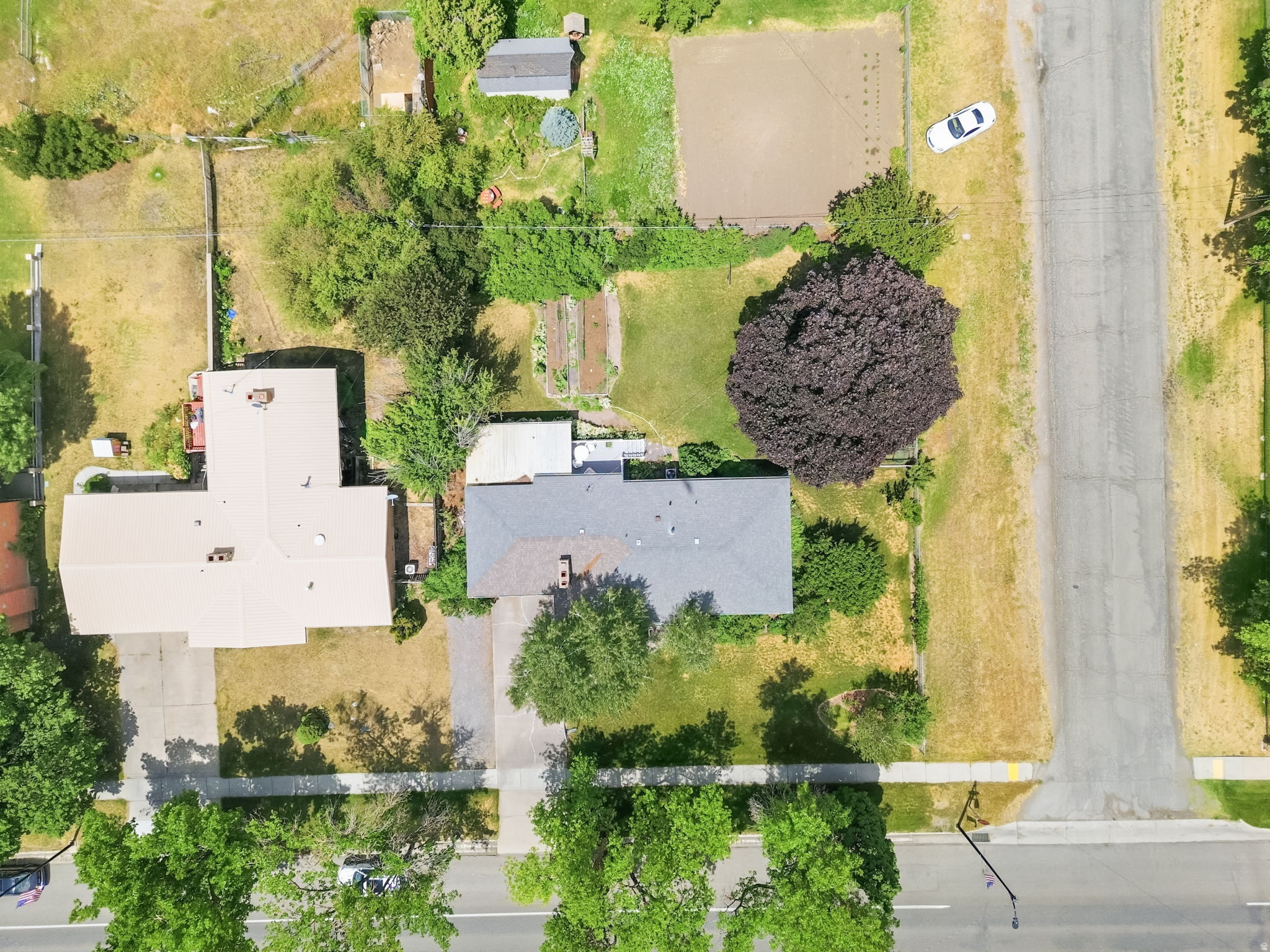 main property photo 40
