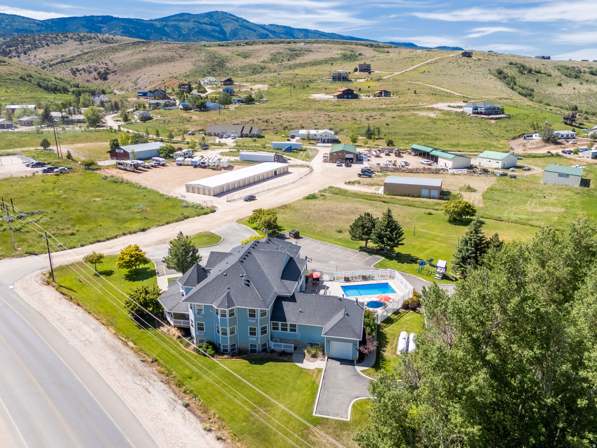 main property photo 36