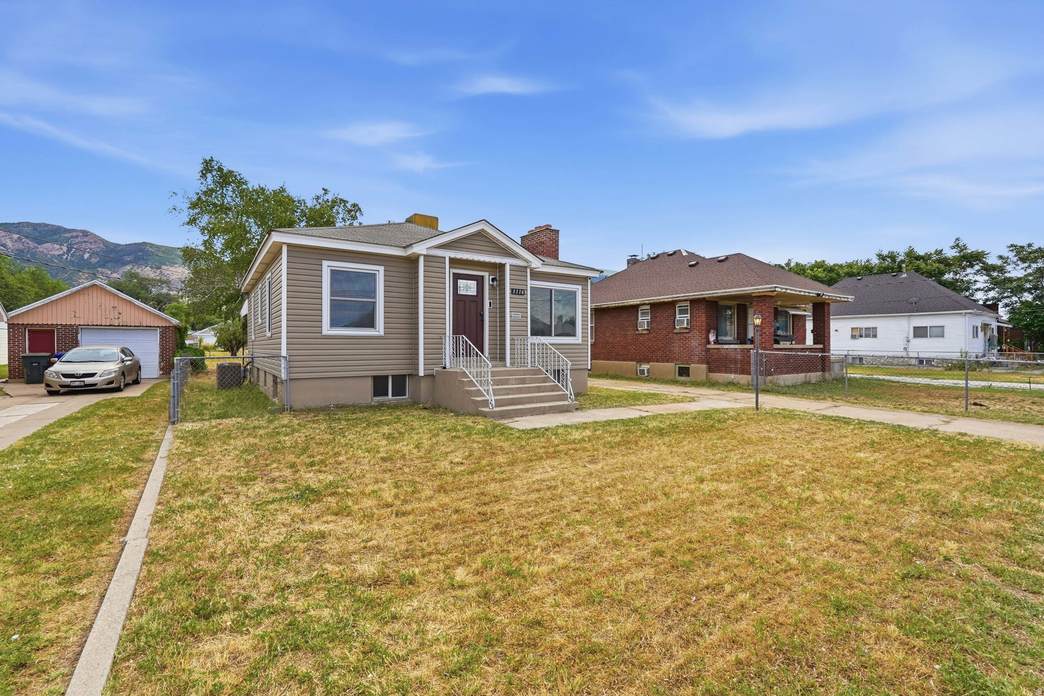 main property photo 28