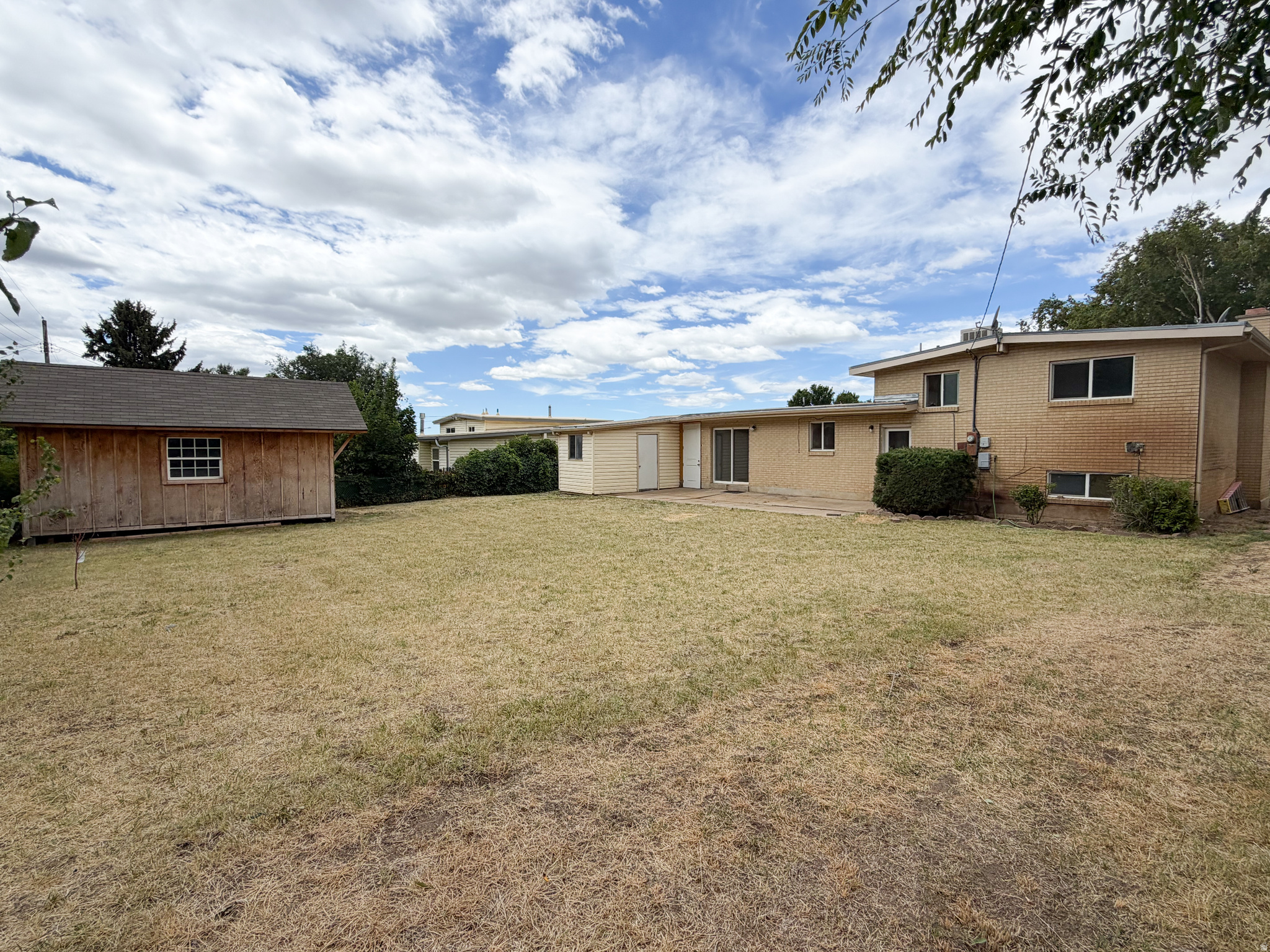 main property photo 23