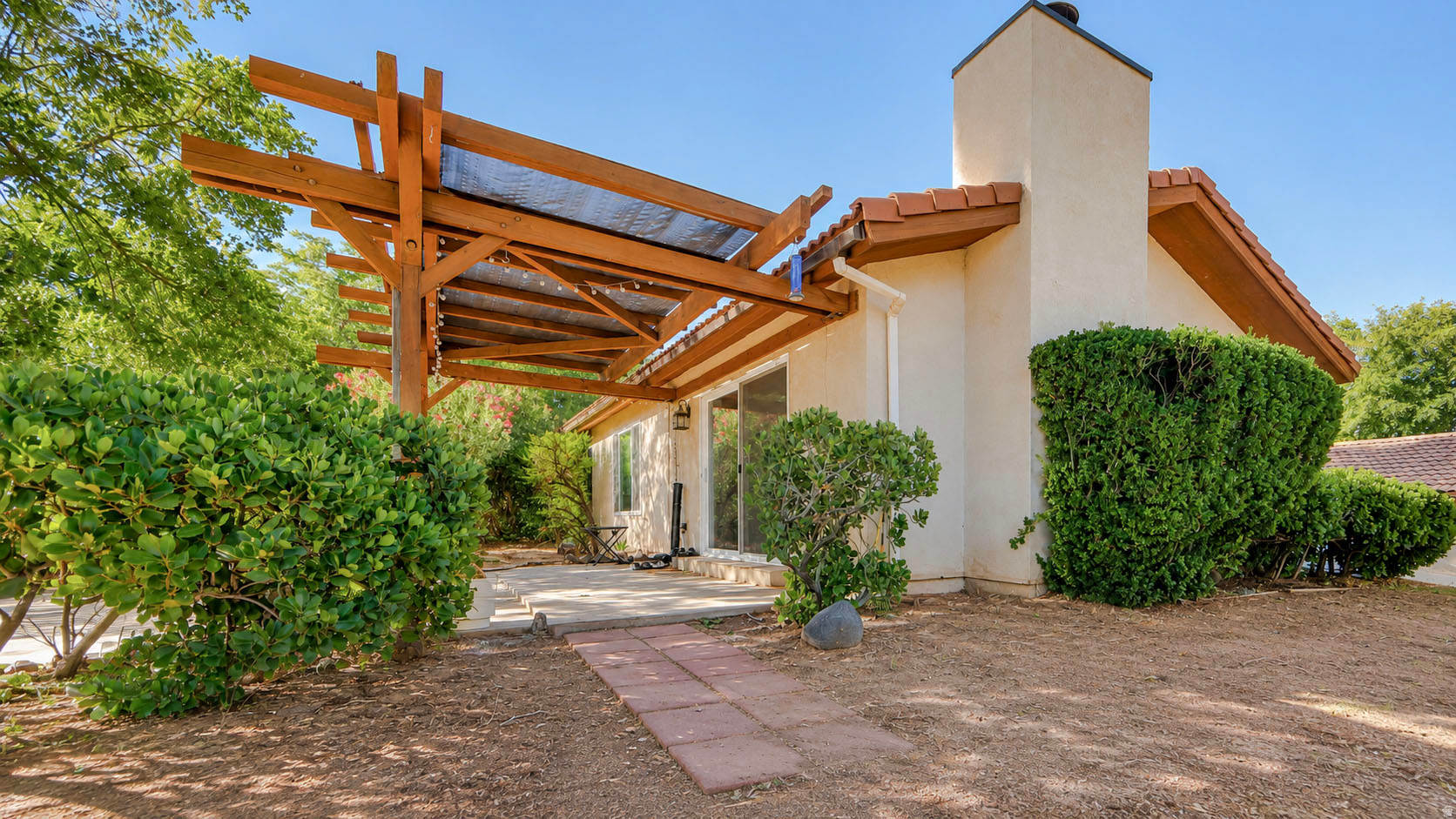 main property photo 20