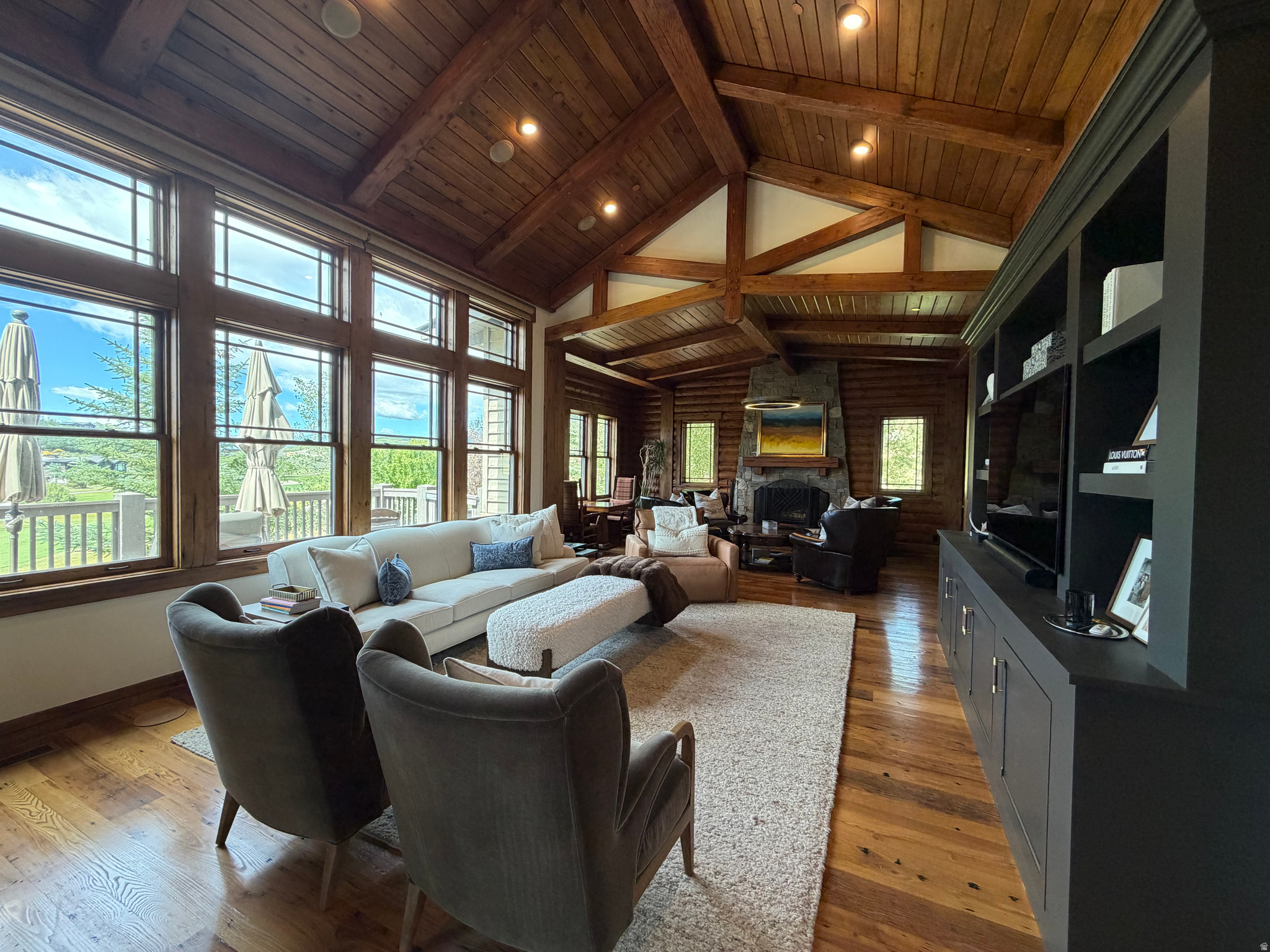 main property photo 0