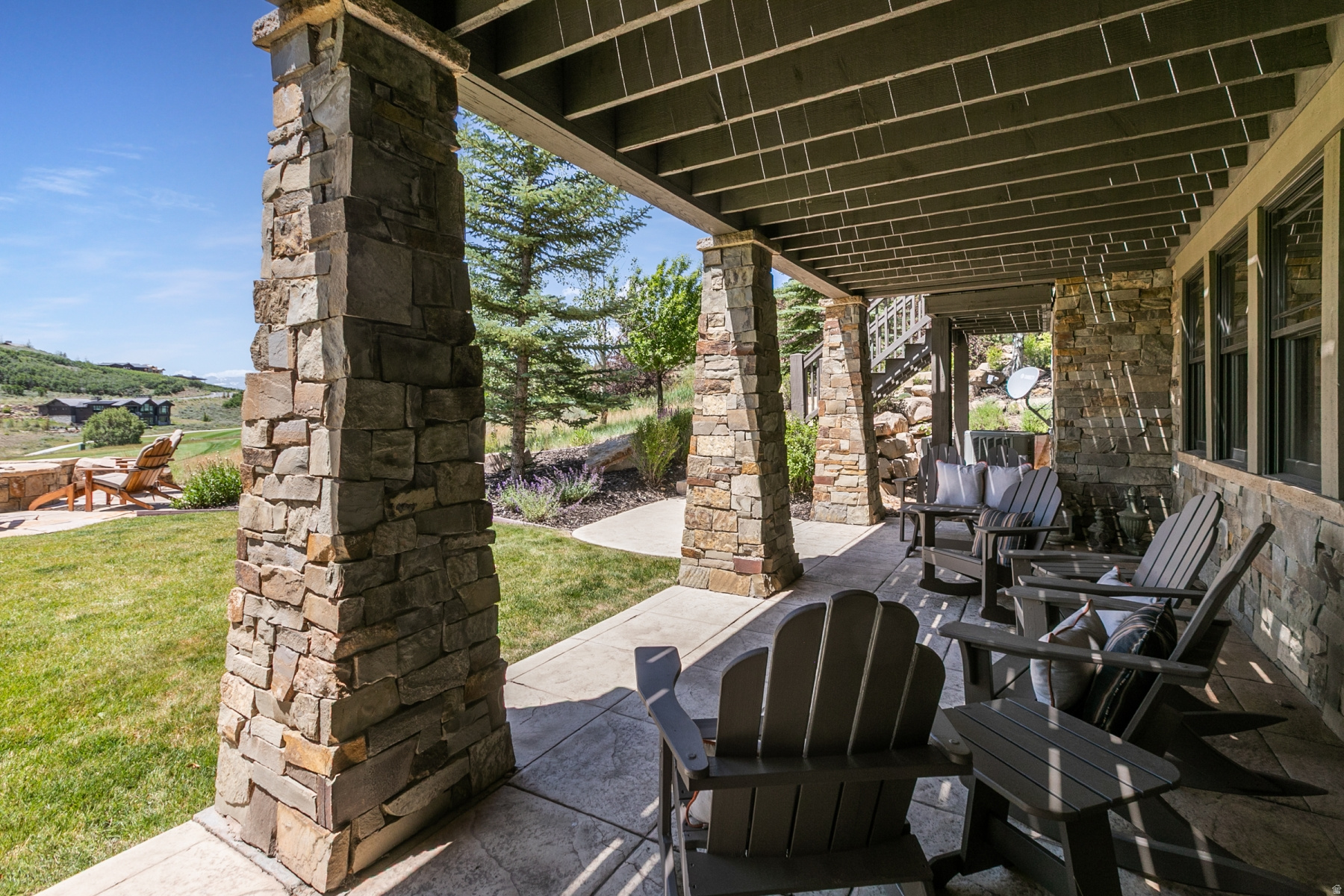 main property photo 45