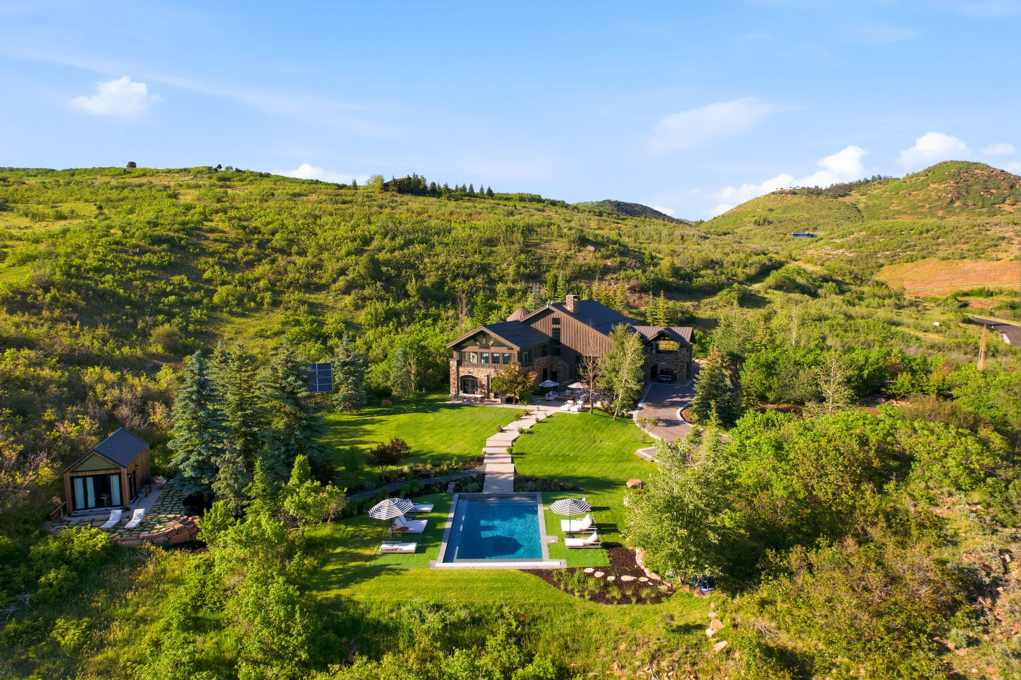 main property photo 40