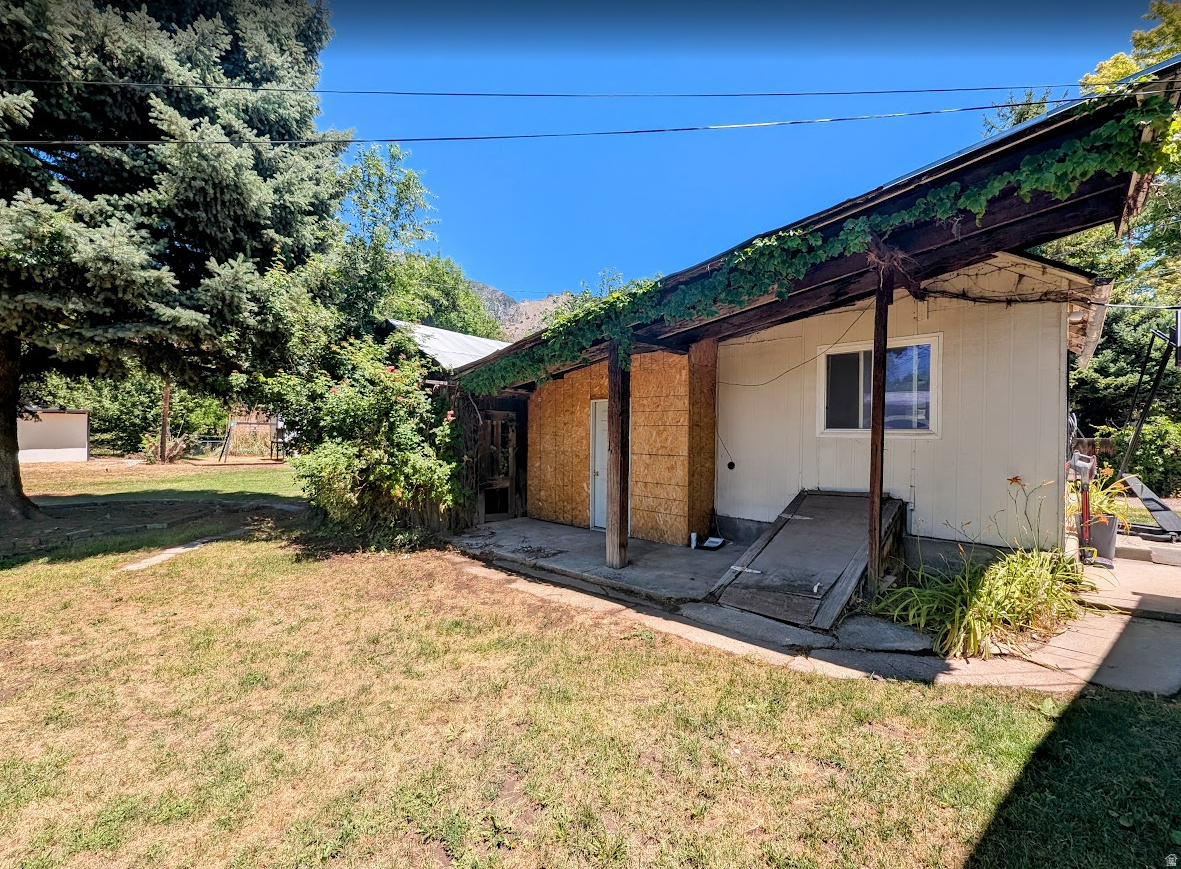 main property photo 30
