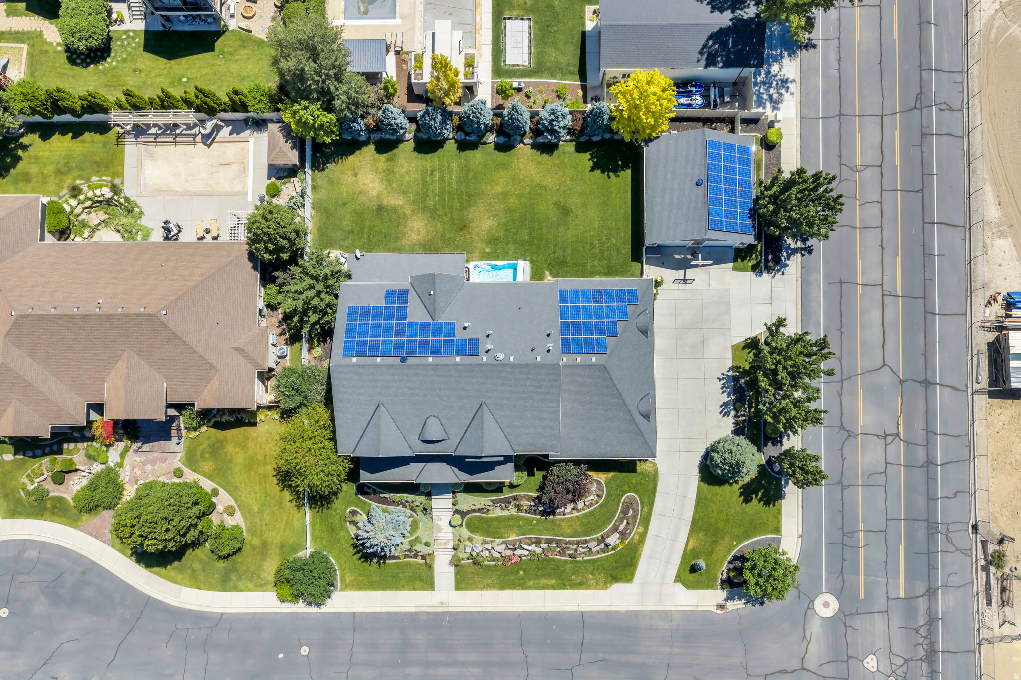 main property photo 81
