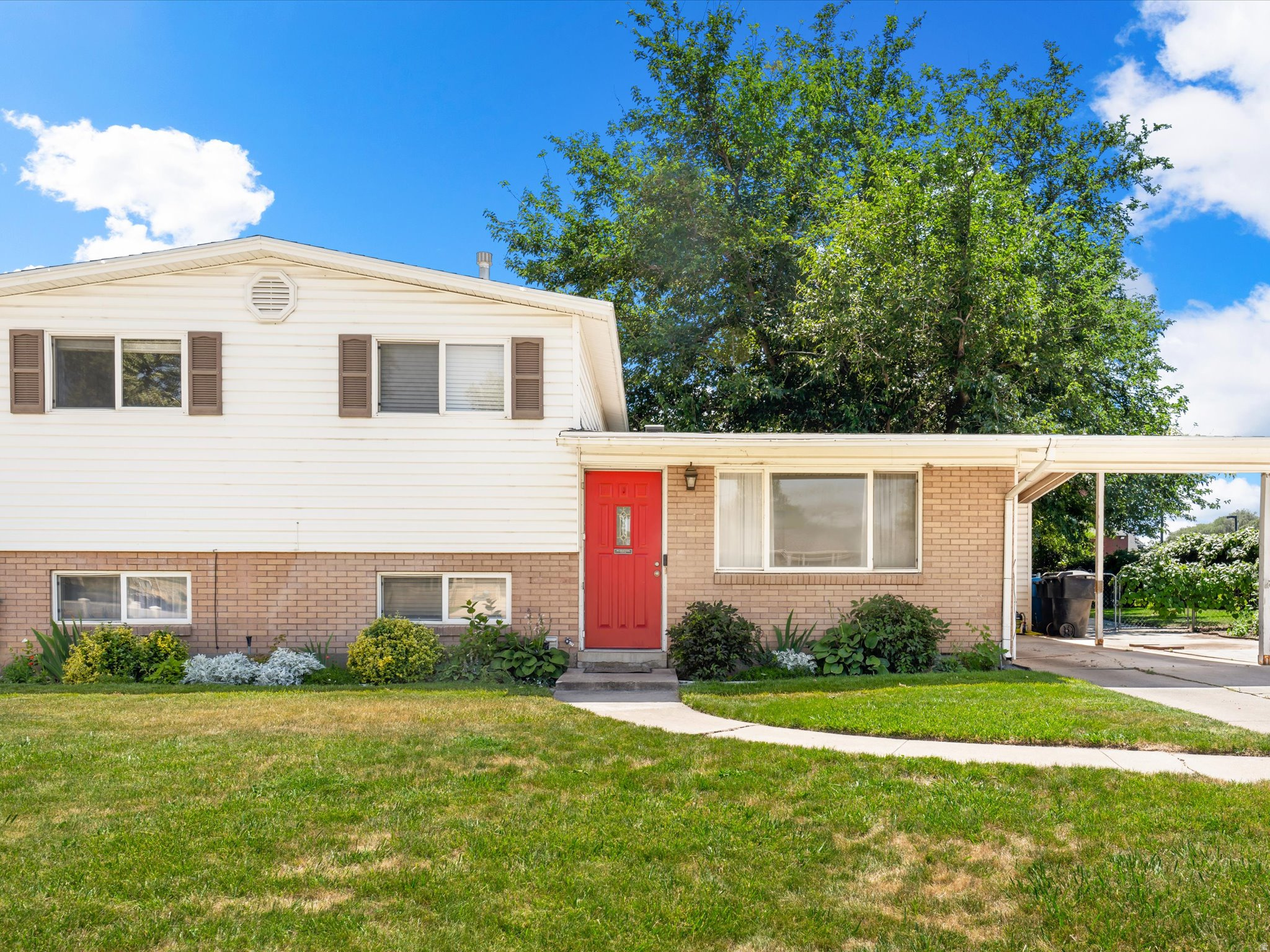 main property photo 0