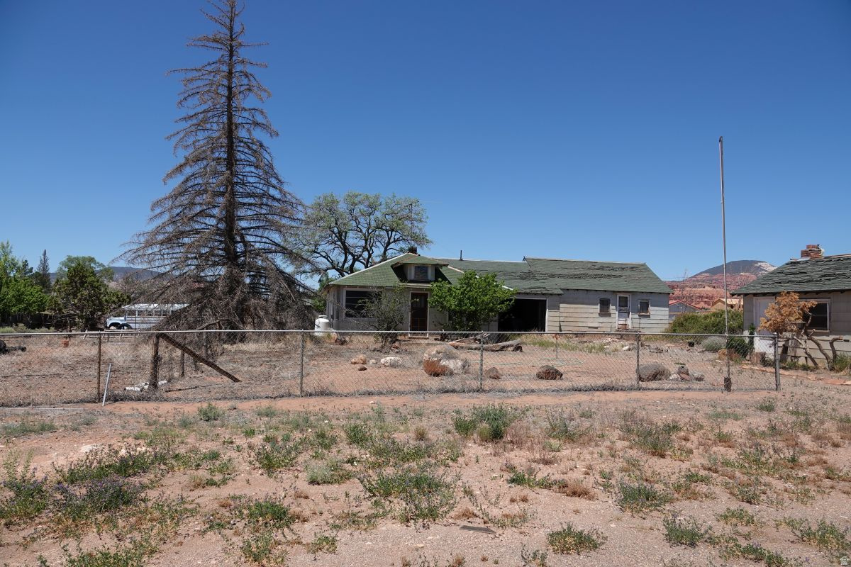 main property photo 3