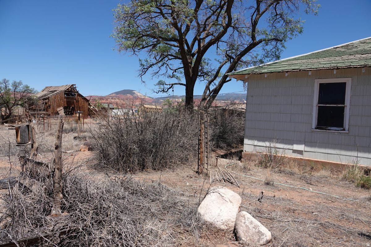 main property photo 5
