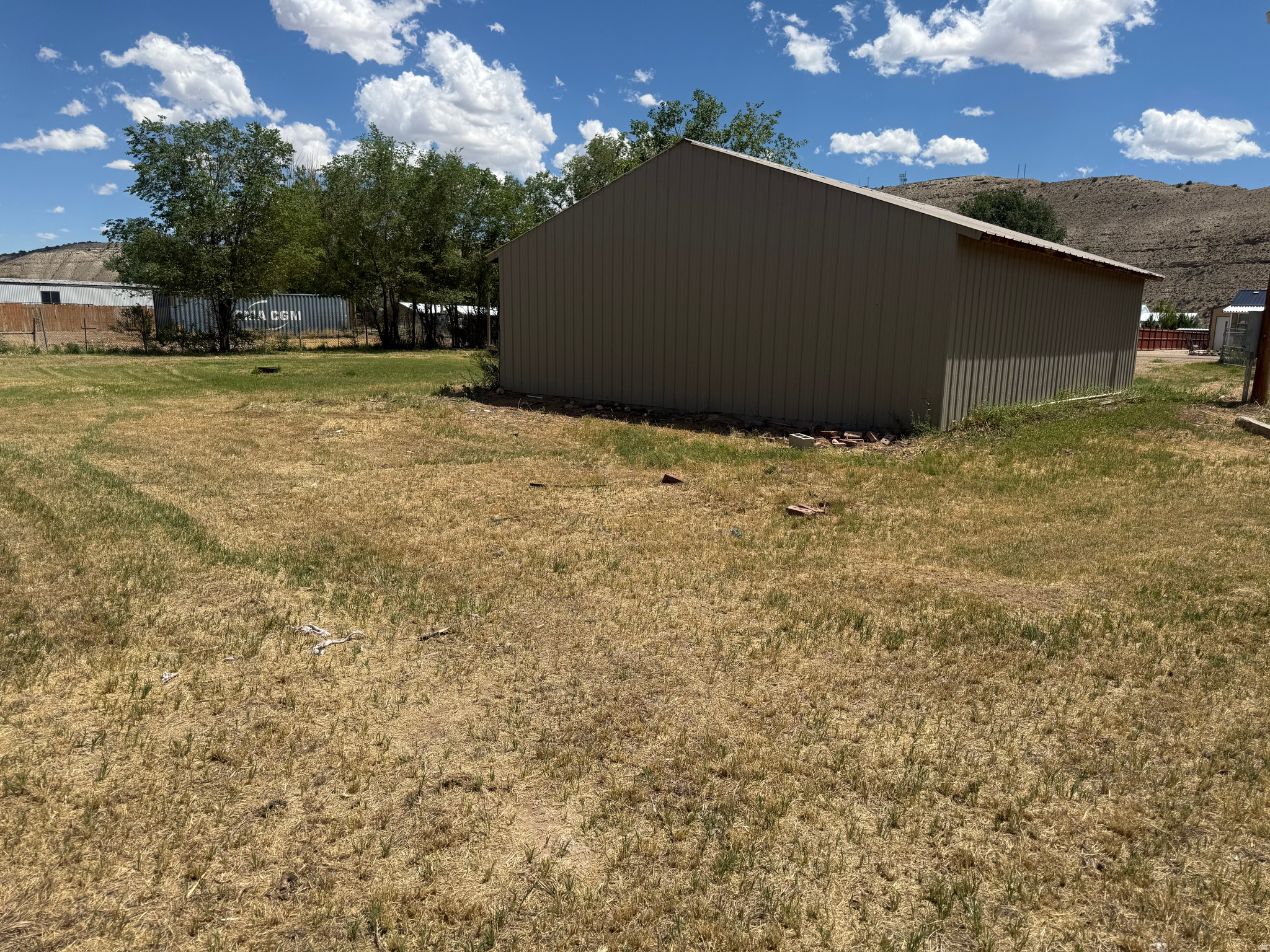 main property photo 13