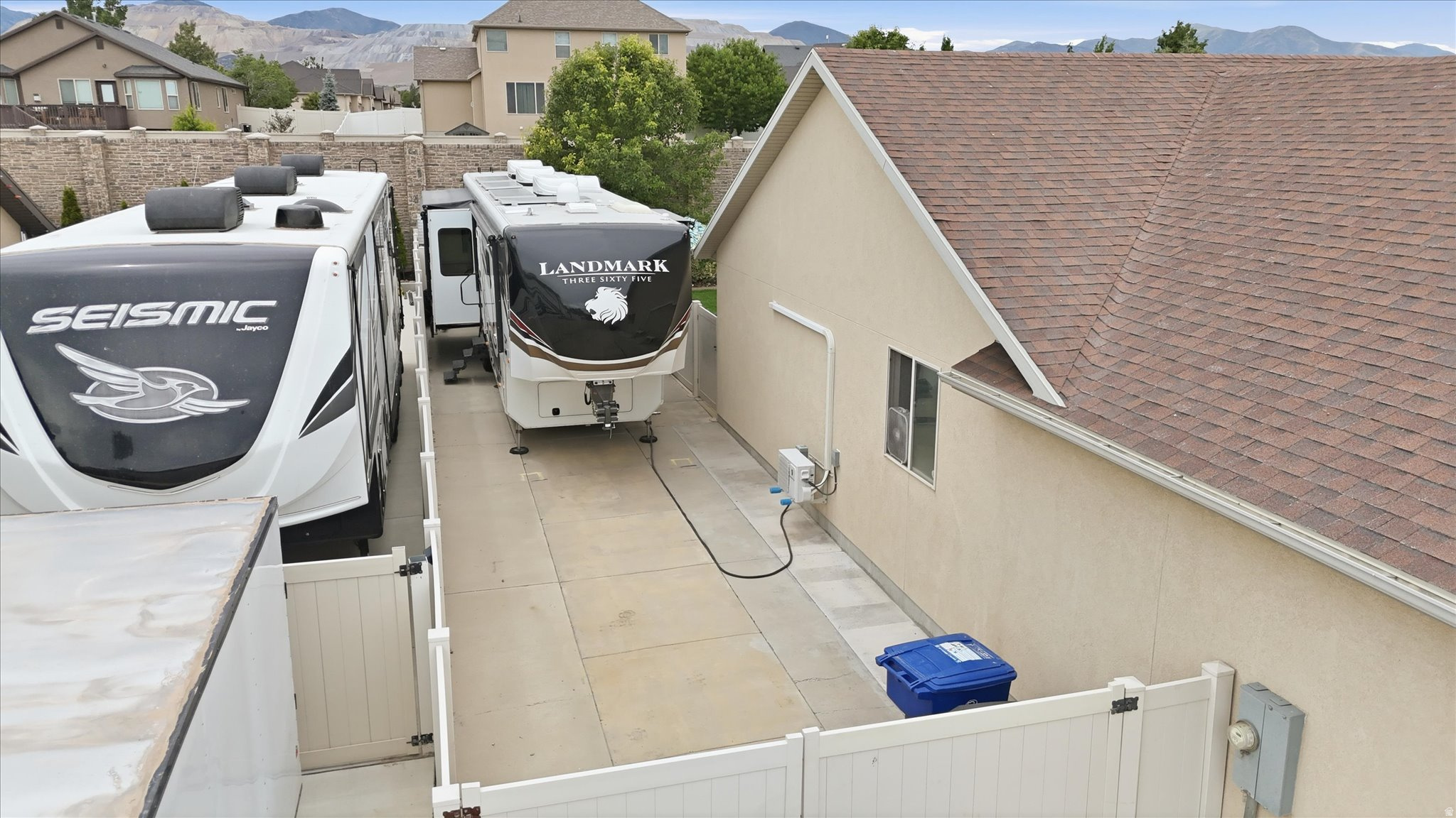 main property photo 74