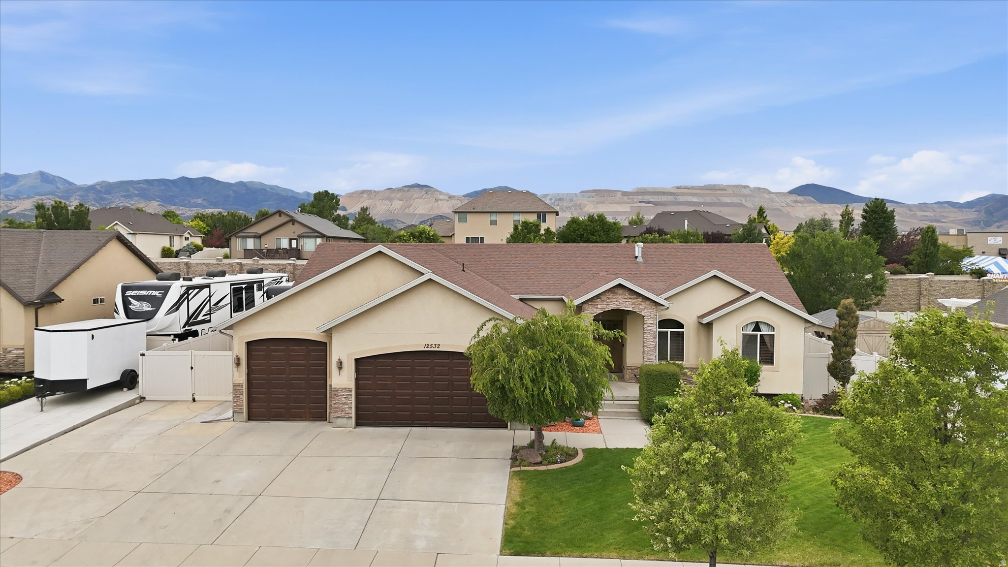main property photo 80