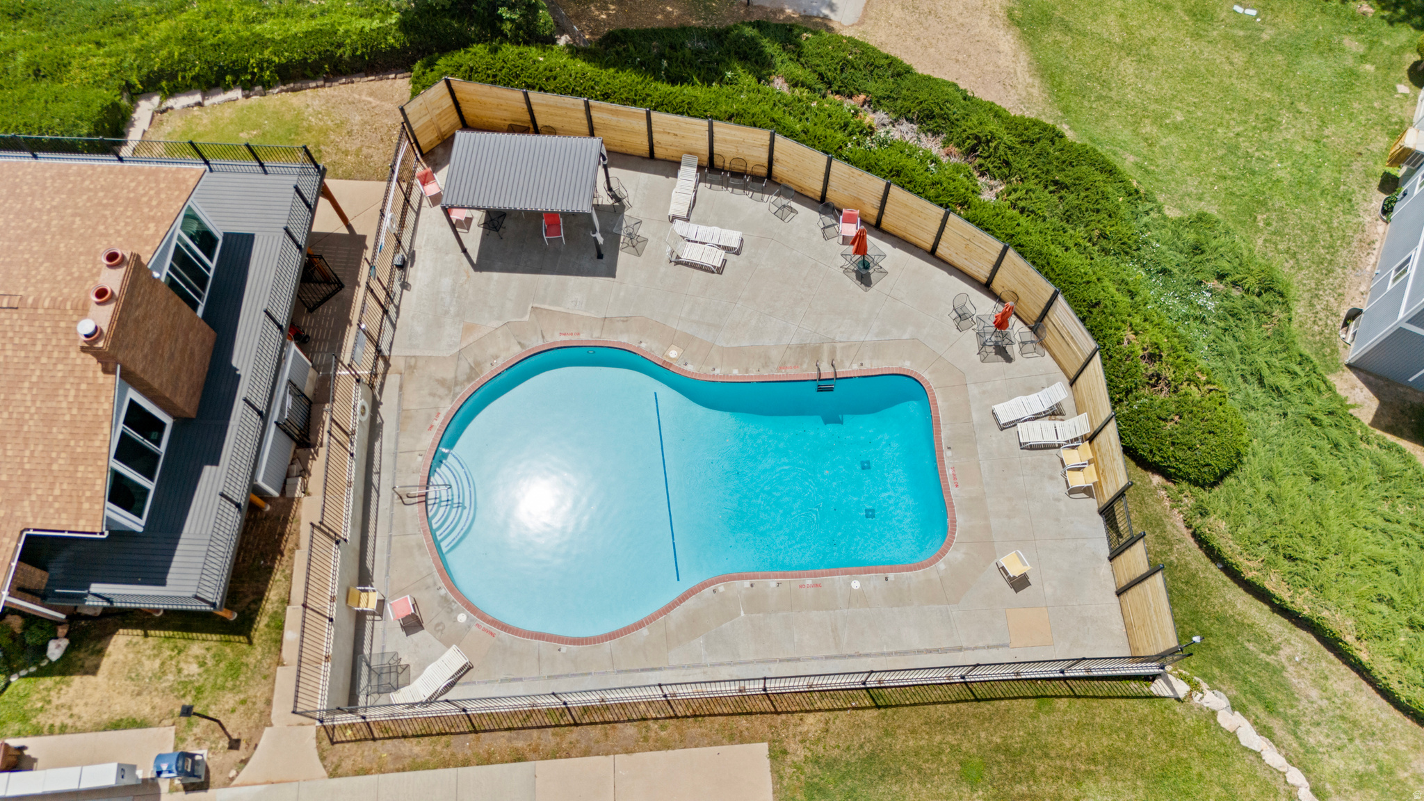 main property photo 19