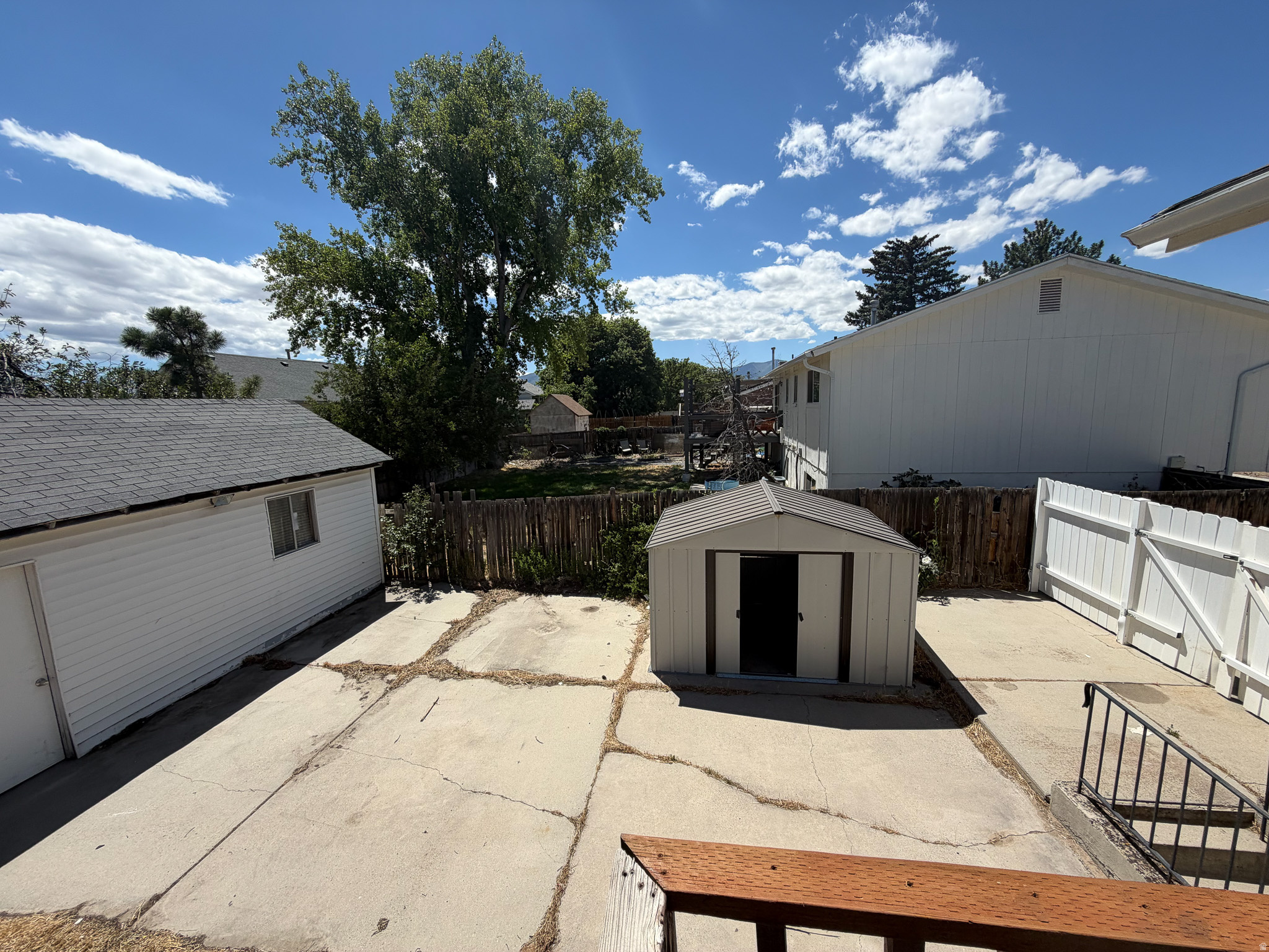 main property photo 36