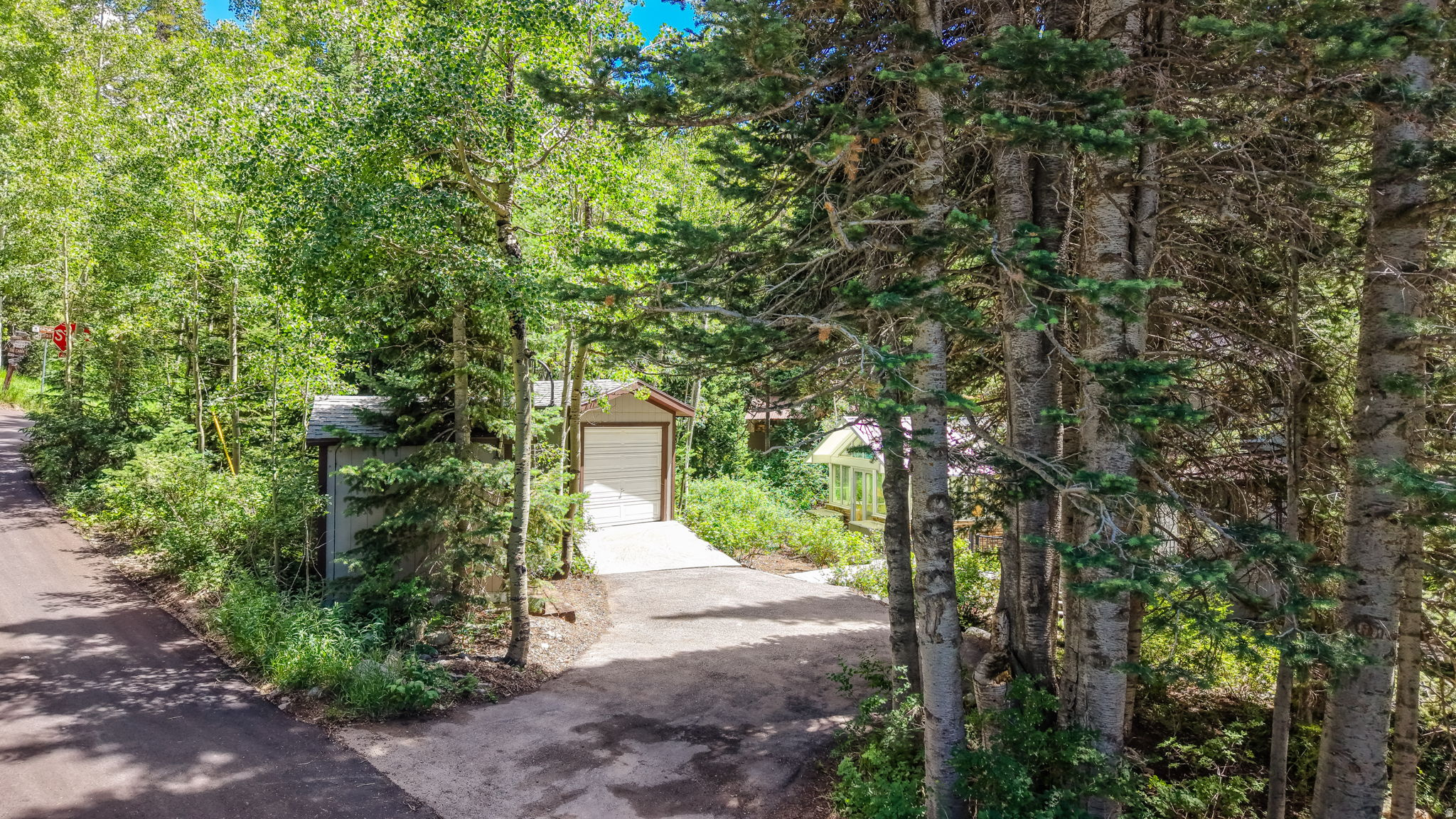 main property photo 40