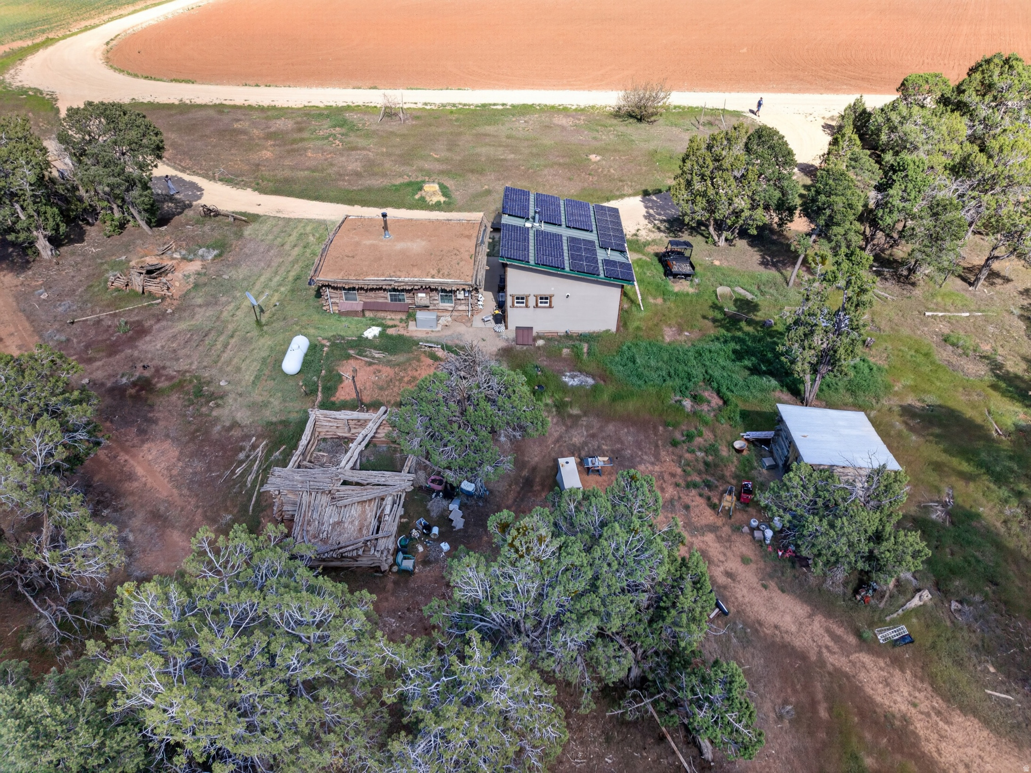 main property photo 32
