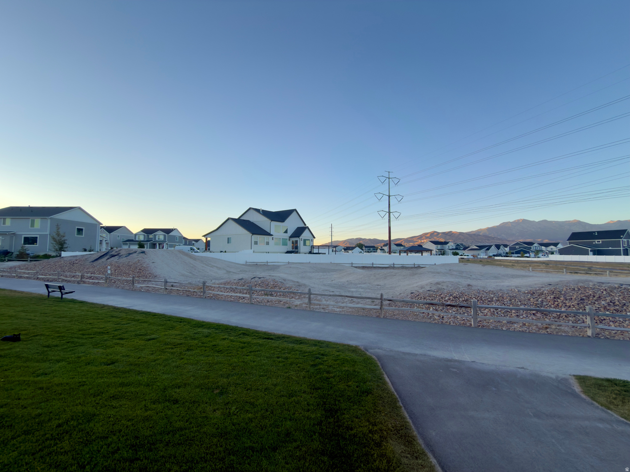 main property photo 90