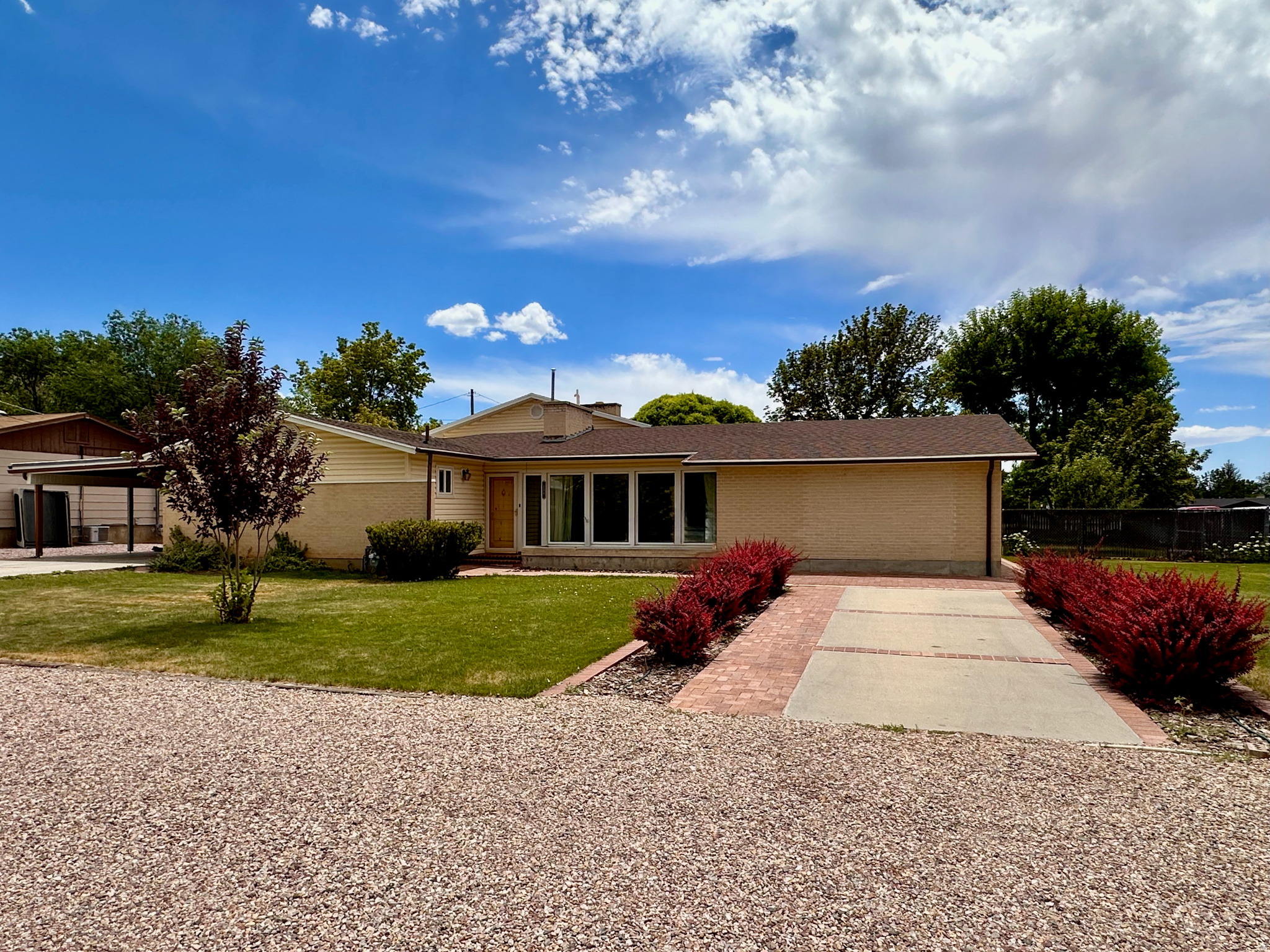 main property photo 0