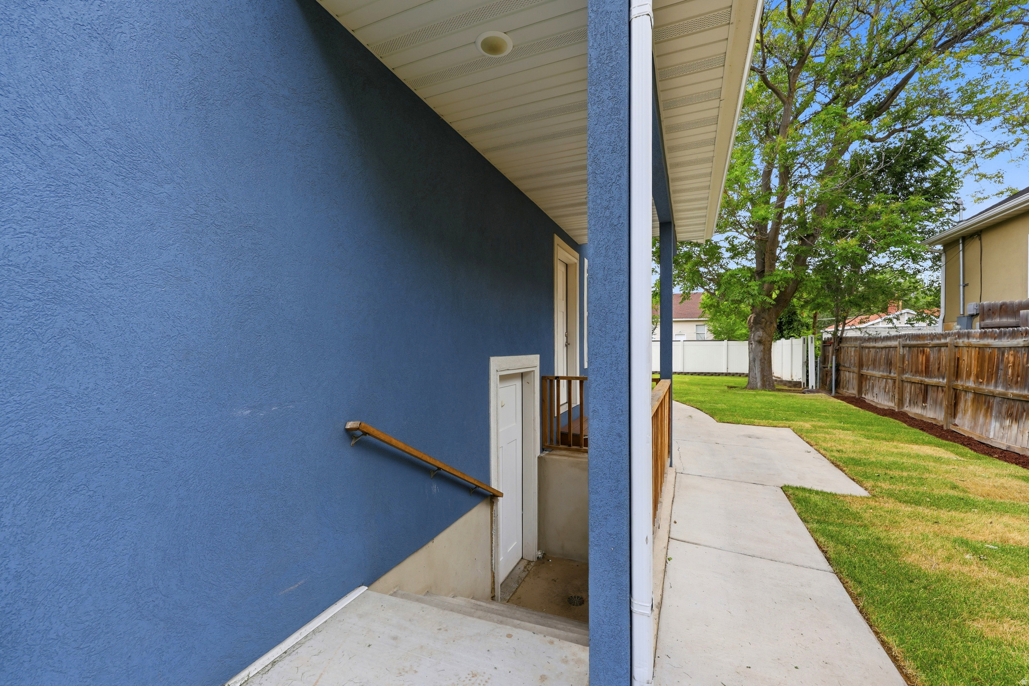 main property photo 31