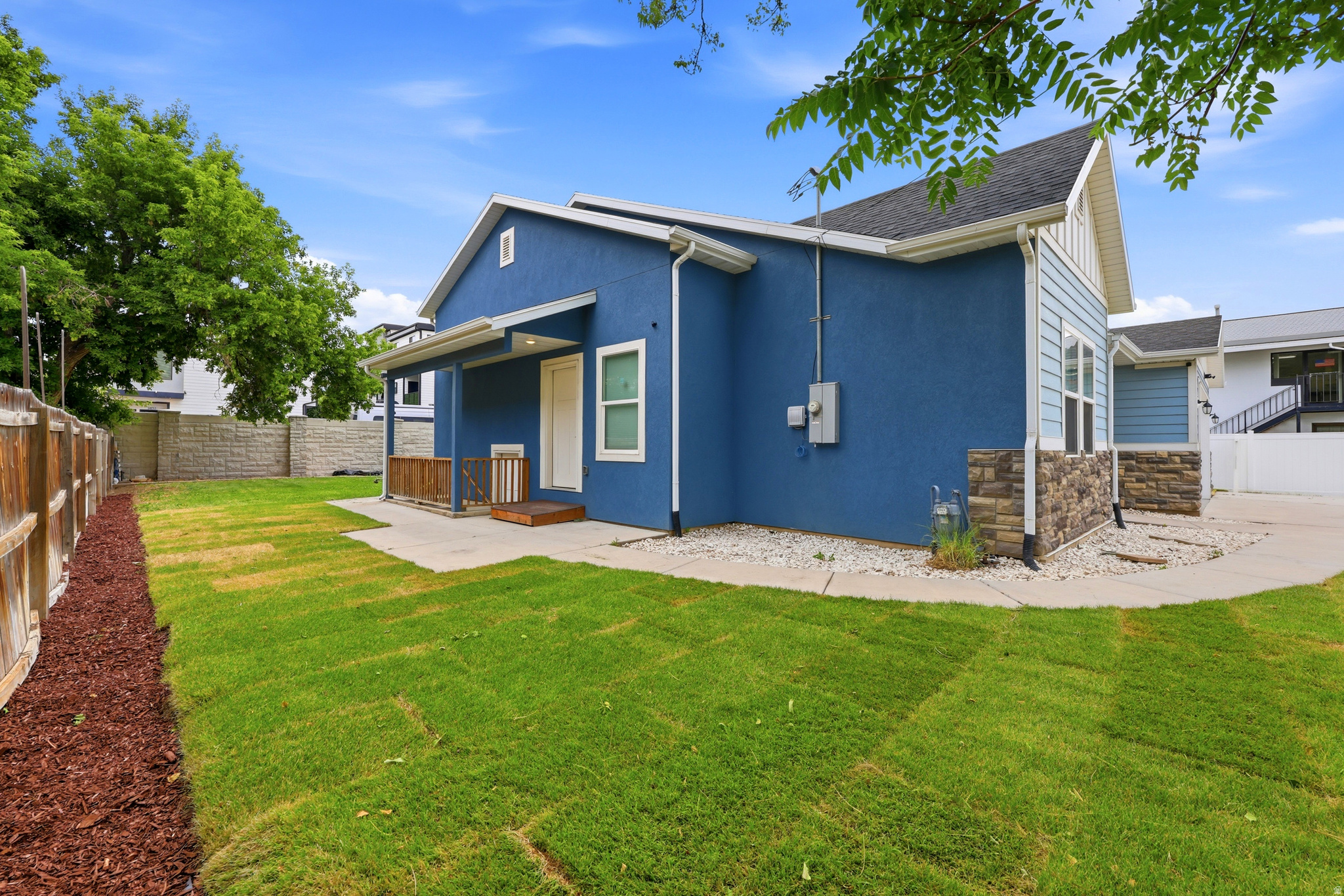 main property photo 32