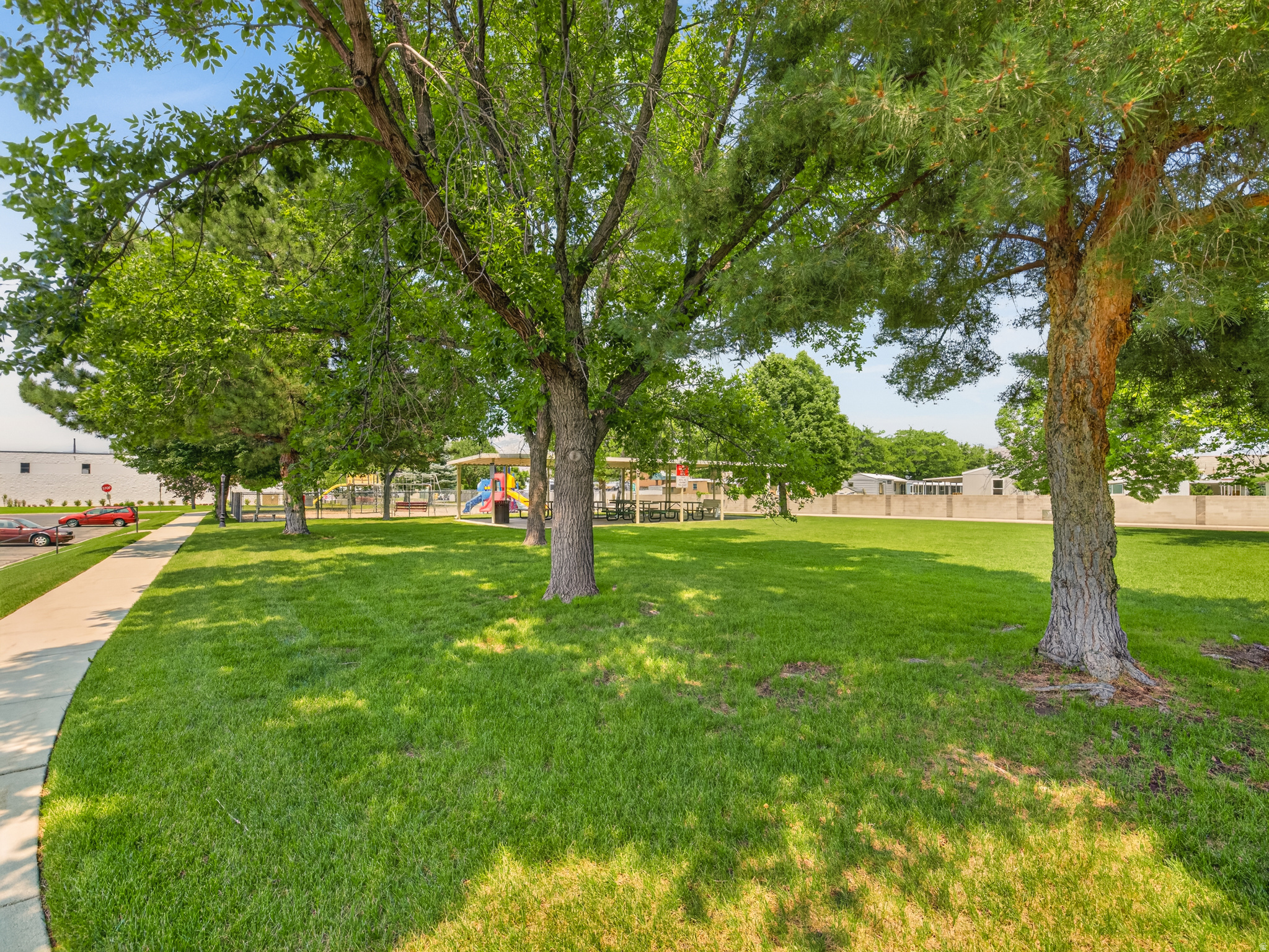 main property photo 18