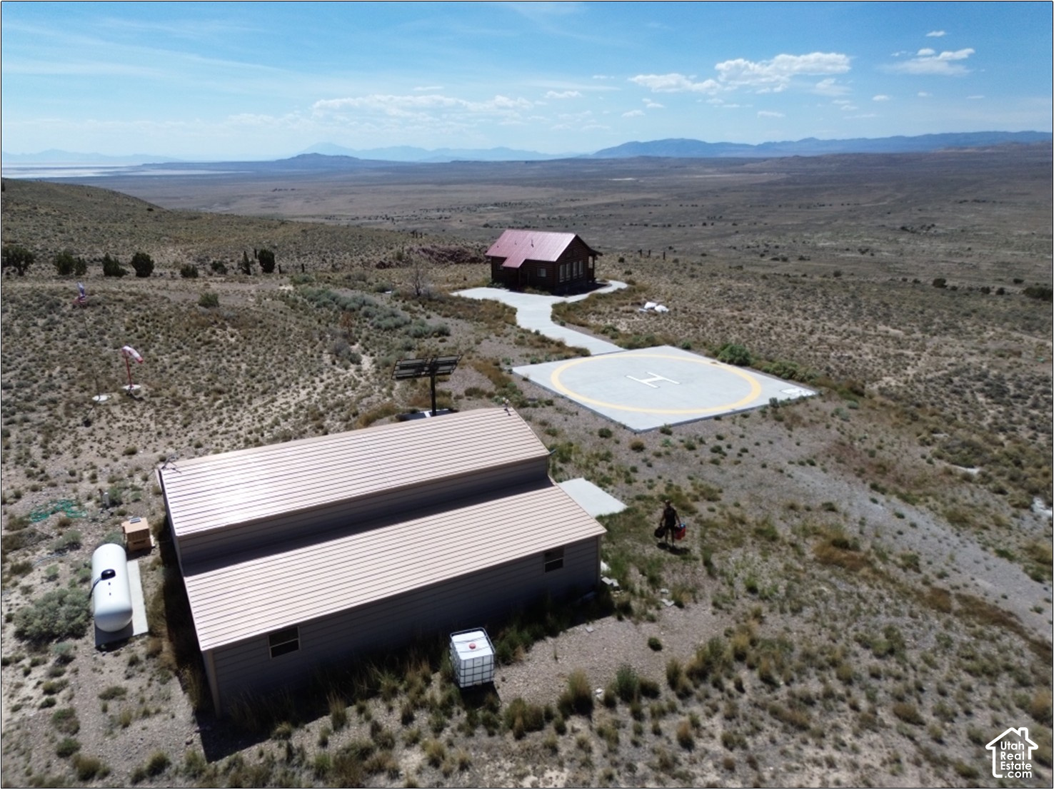 main property photo 10