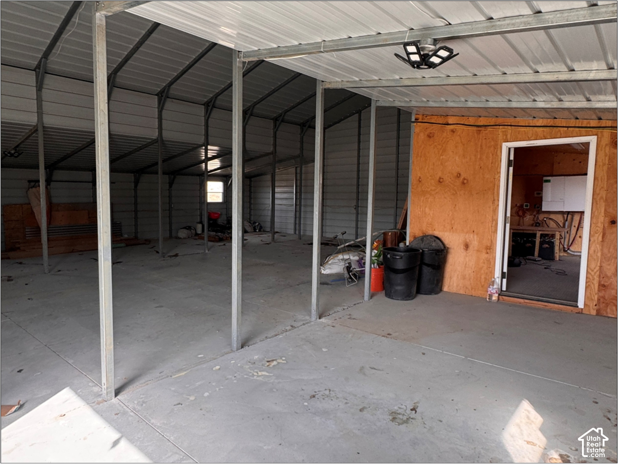 main property photo 25