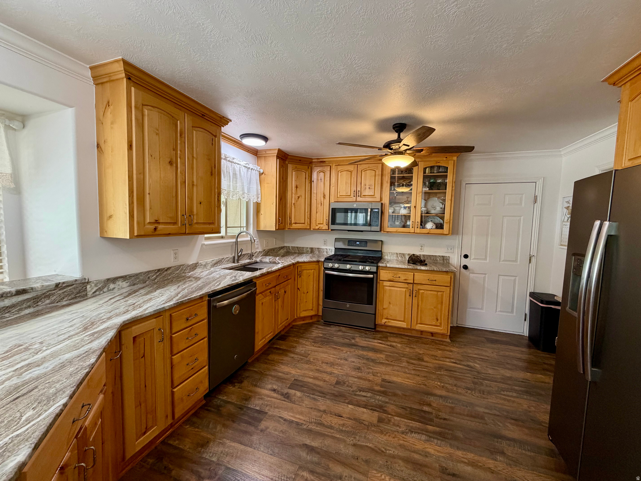 main property photo 37
