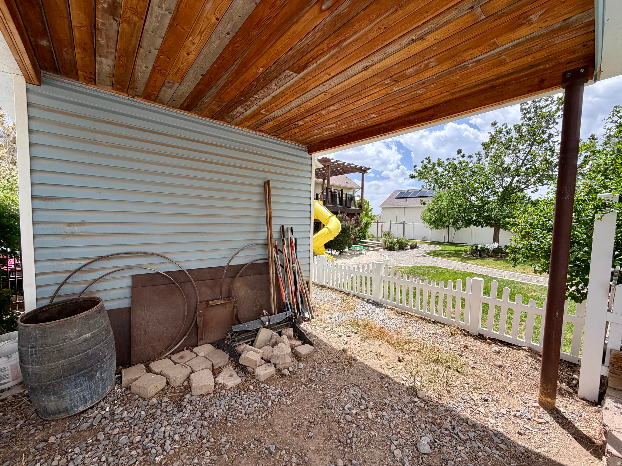 main property photo 78