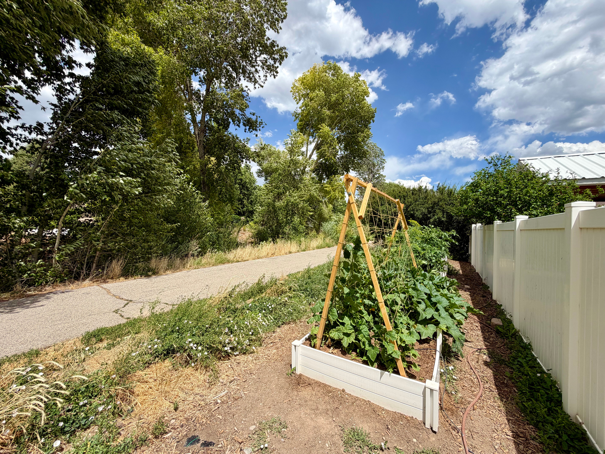 main property photo 81