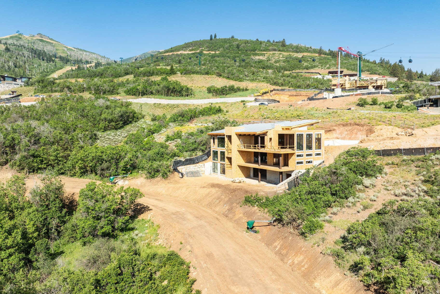 main property photo 40
