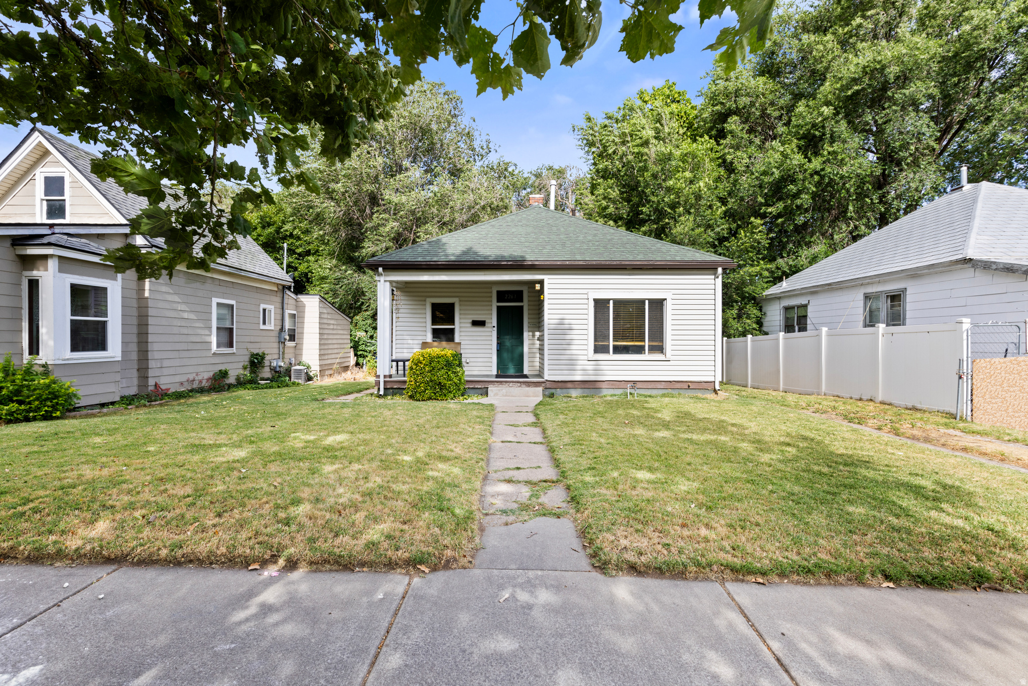 main property photo 0