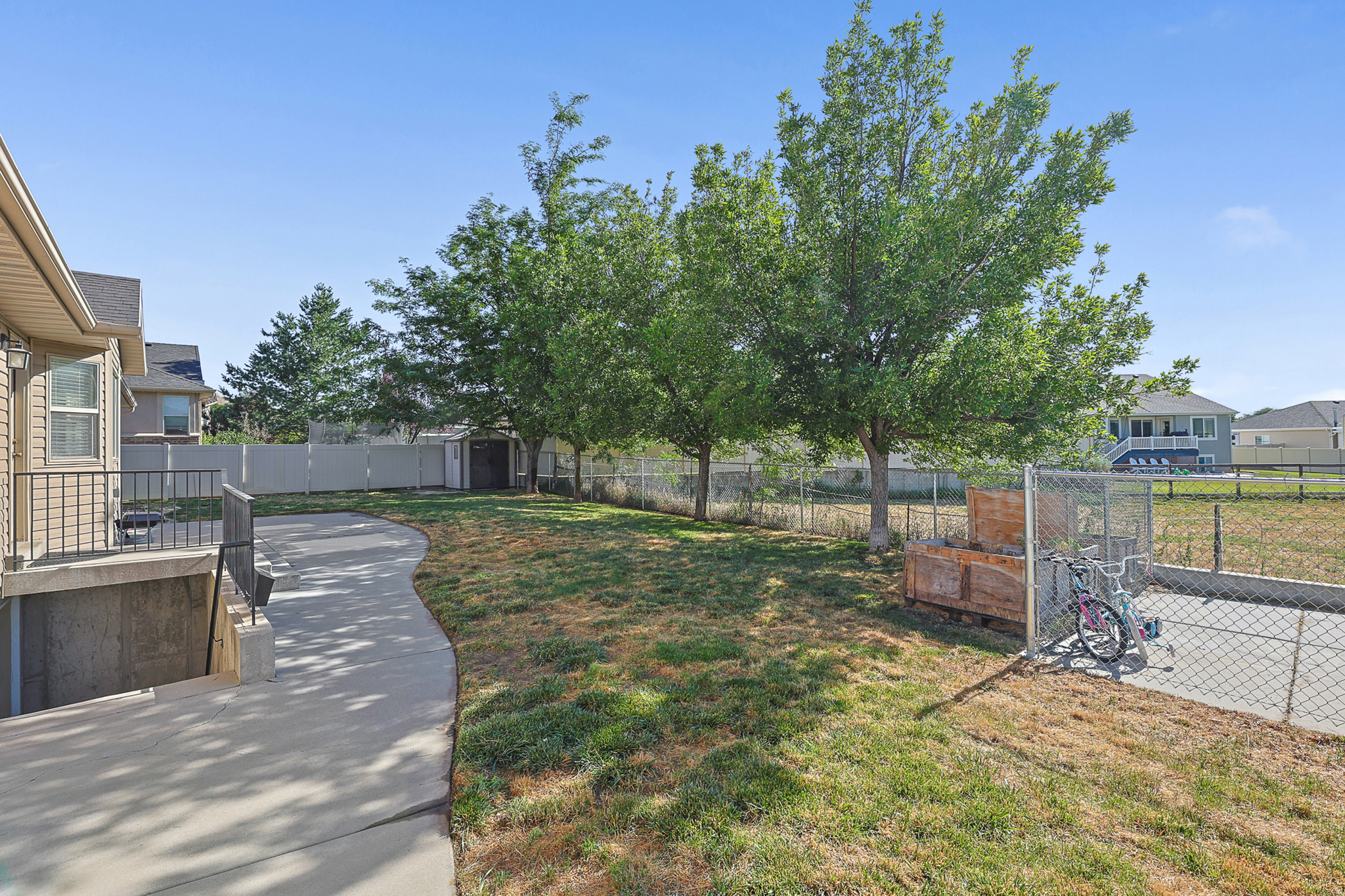 main property photo 39