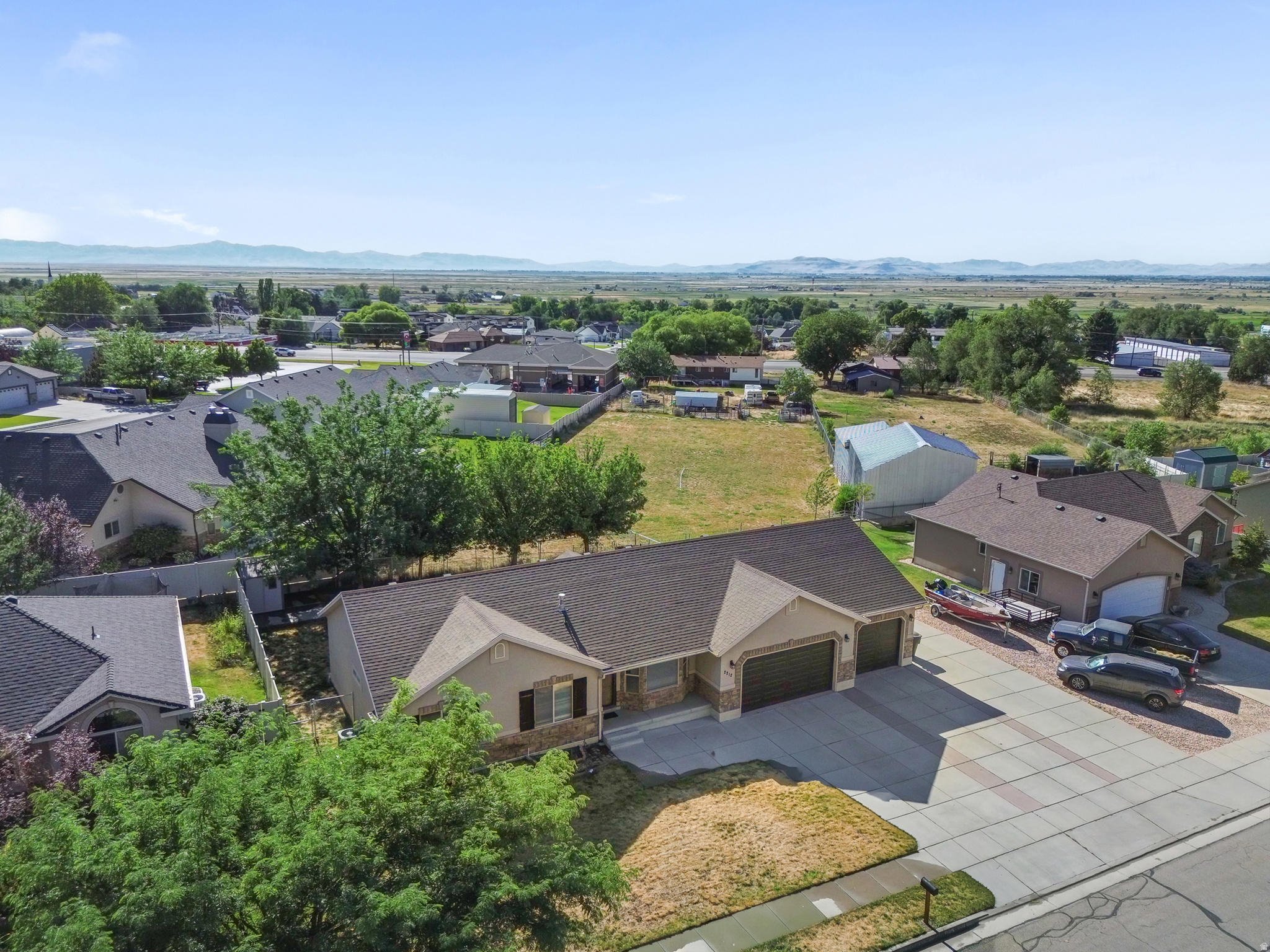 main property photo 50