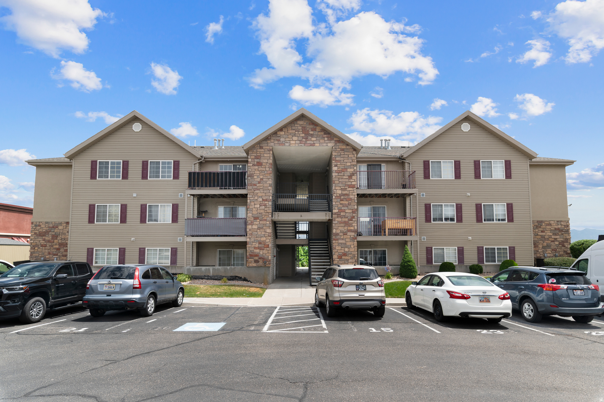 main property photo 18