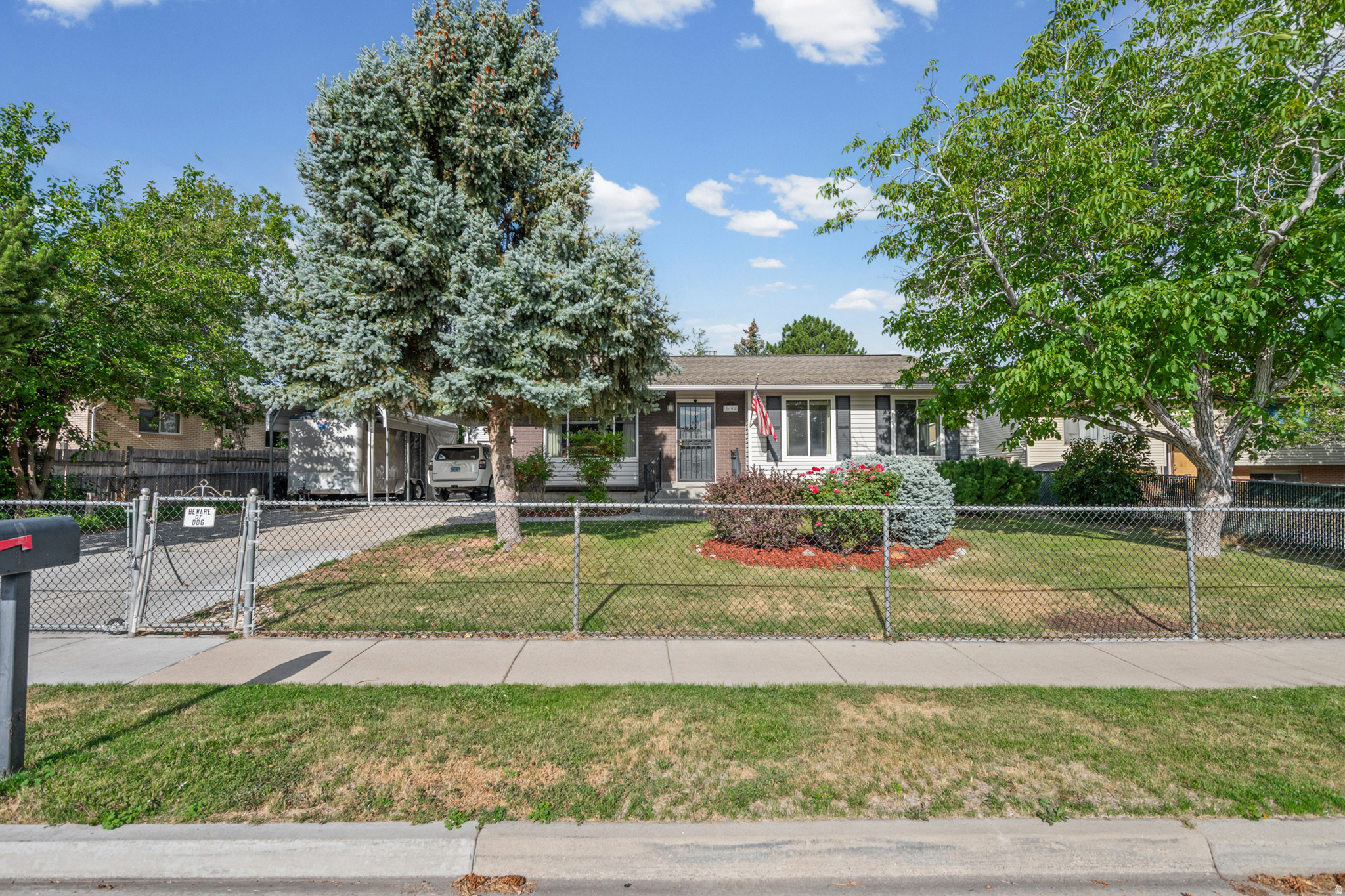 main property photo 0