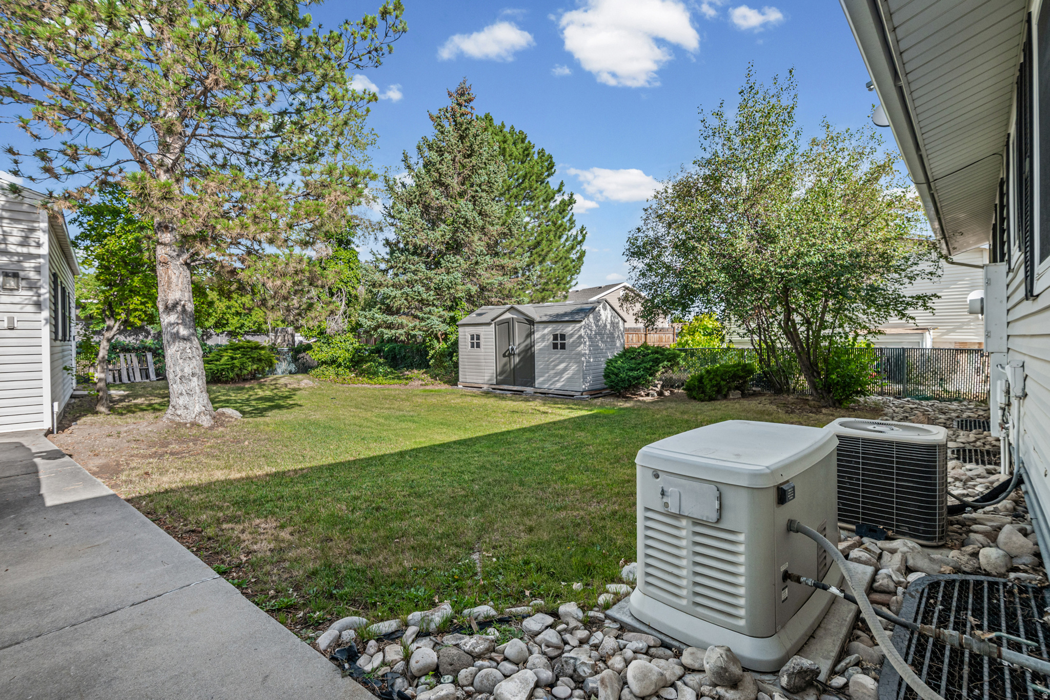 main property photo 25