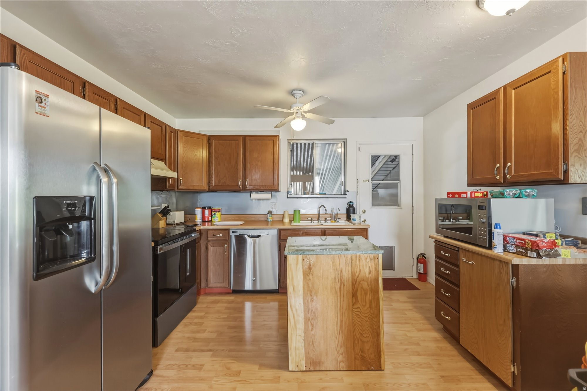 main property photo 8
