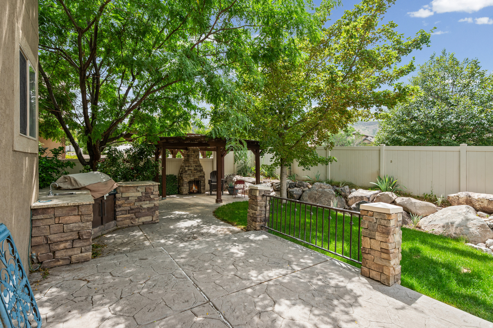 main property photo 37