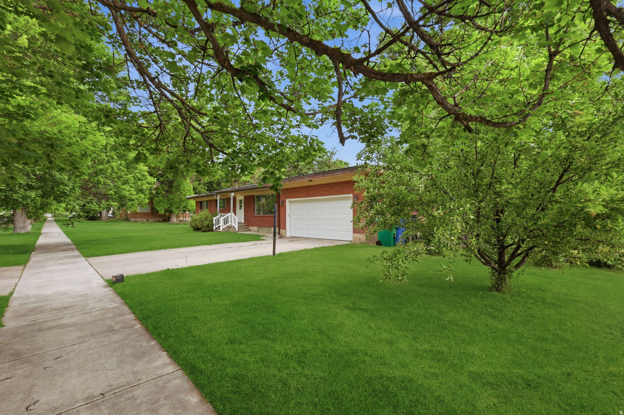 main property photo 0