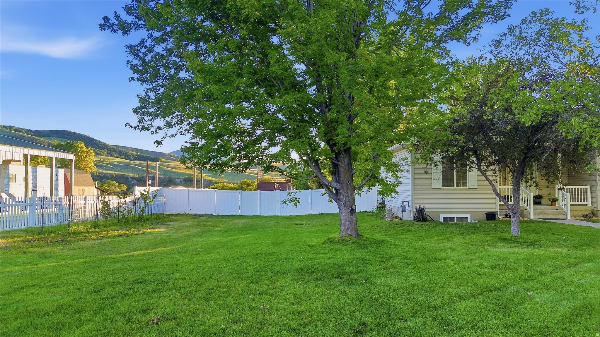 main property photo 41