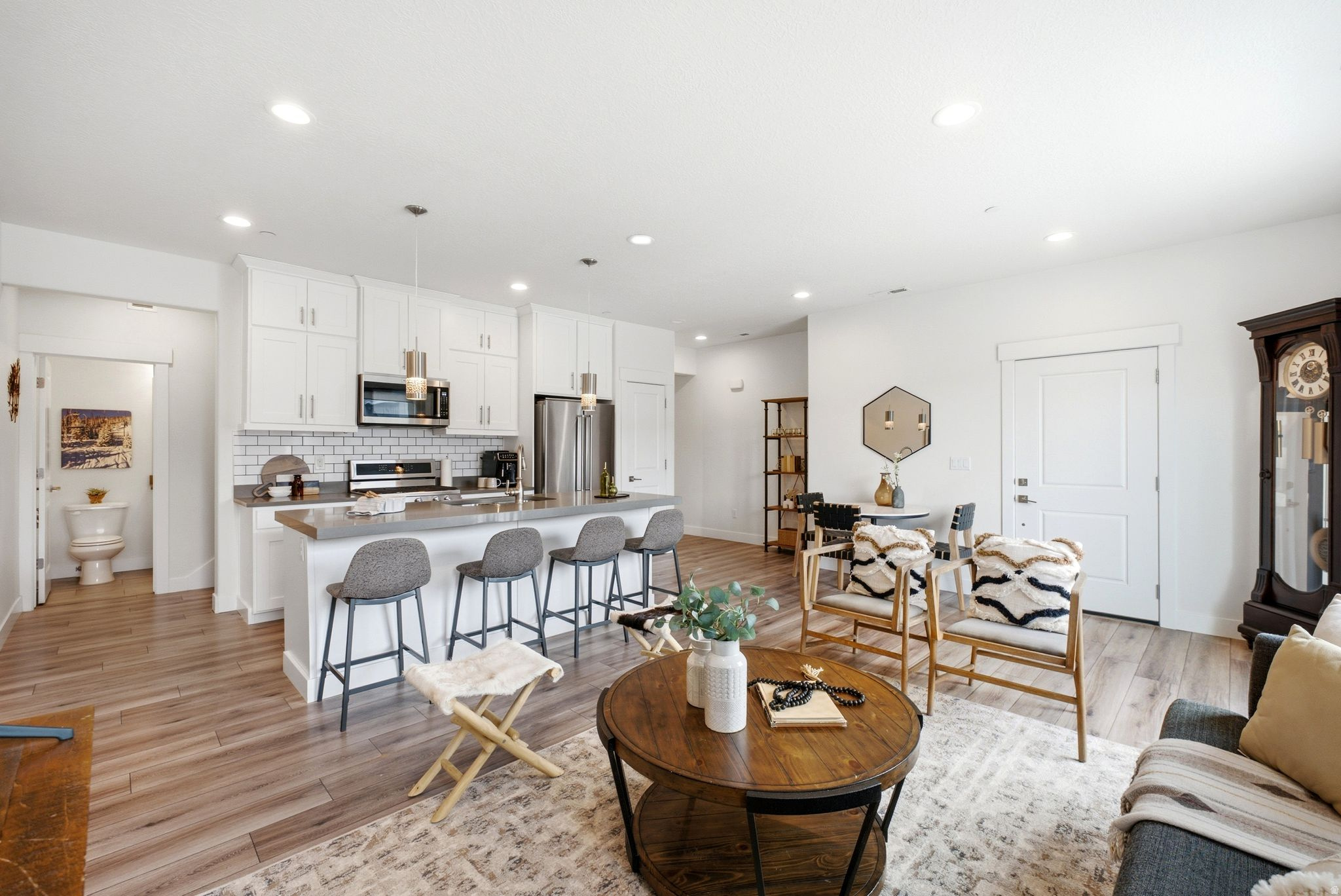 main property photo 0