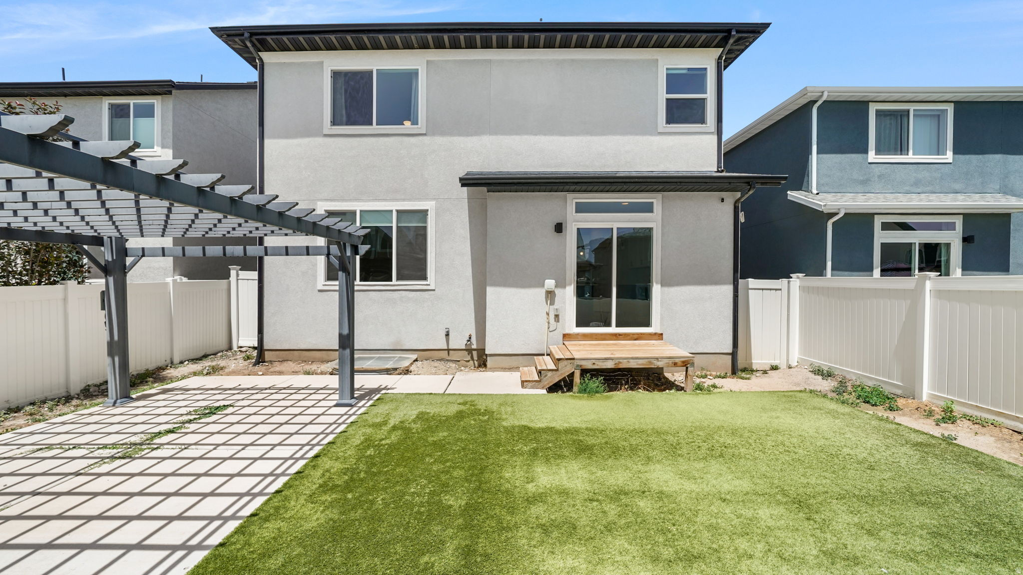 main property photo 23