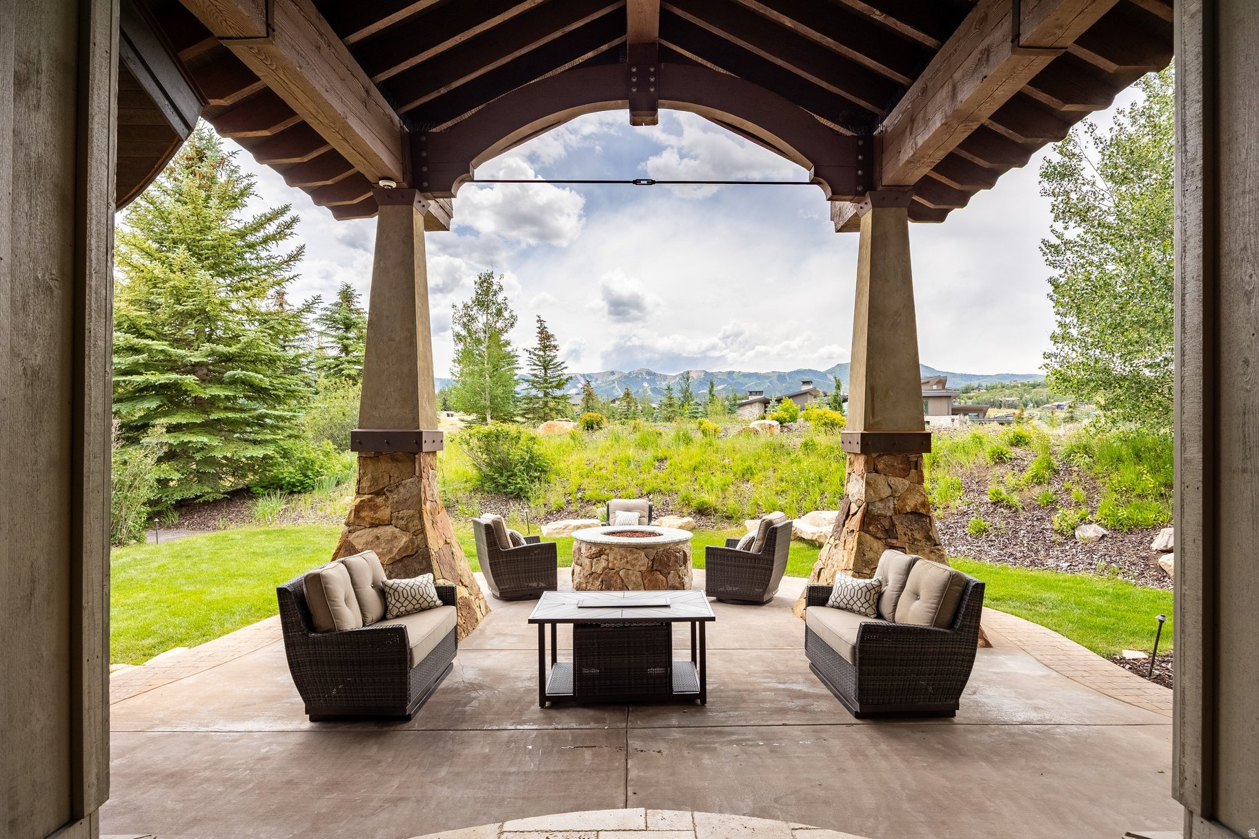 main property photo 0